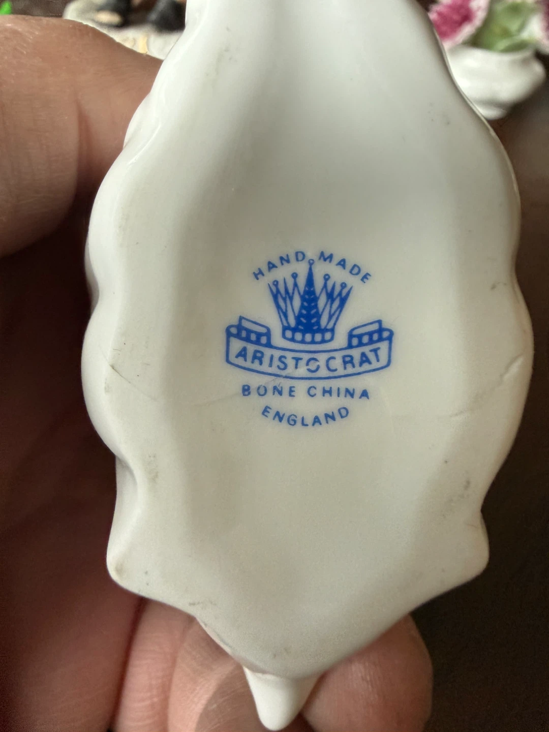 Aristocrat Bone China Swan Figurine - photo 3