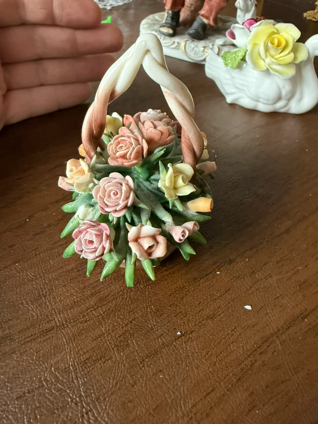 Capodimonte "Fullin Mollica" Porcelain Flowers Basket - photo 2