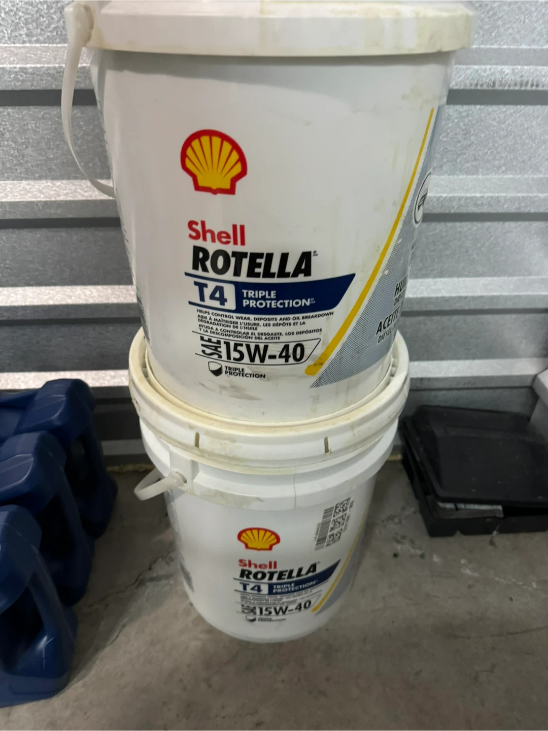 Shell Rotella T4 15W-40 Triple Protection Motor Oil (2 Buckets)