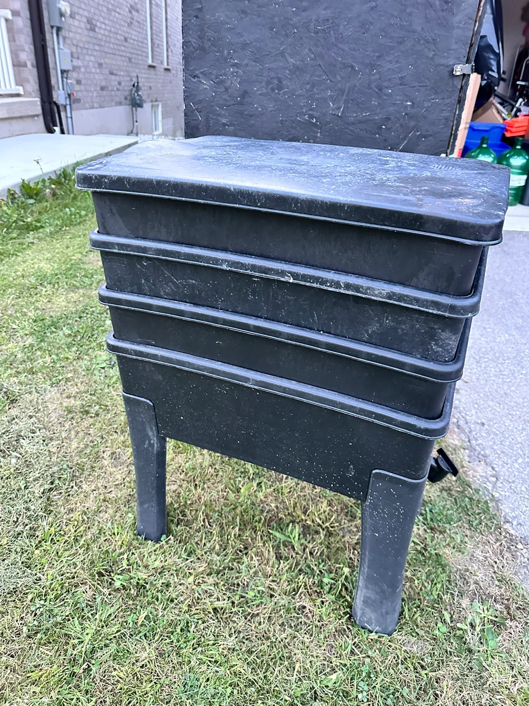 Worm Cafe Compost Worm Farm - 77 L