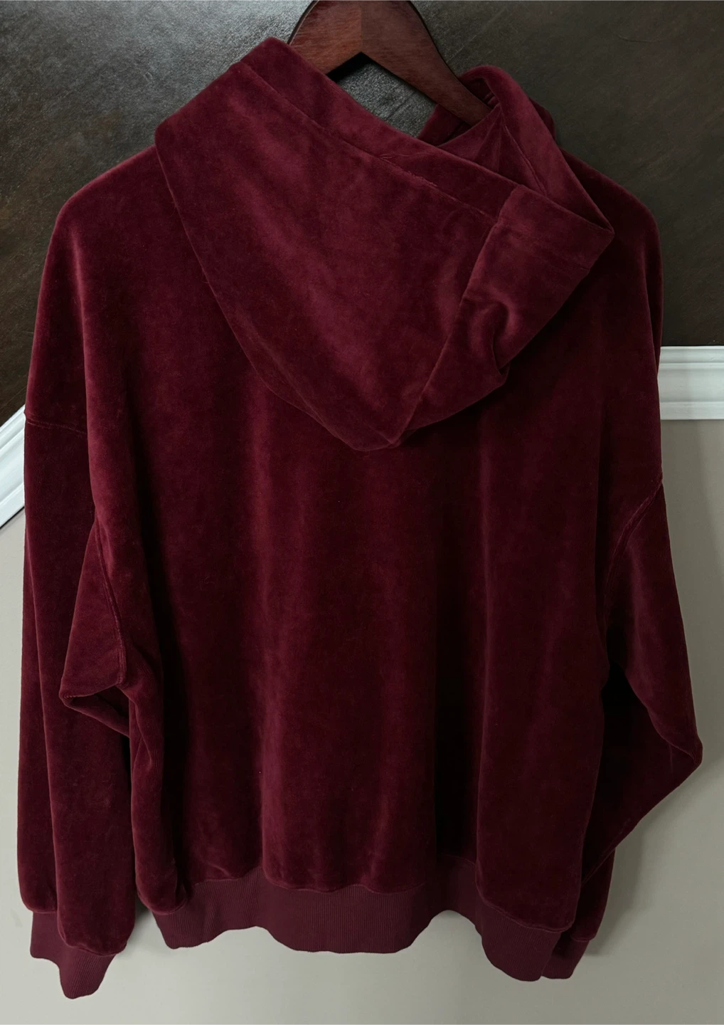 Brand New HM Velour Burgundy Hoodie - photo 2