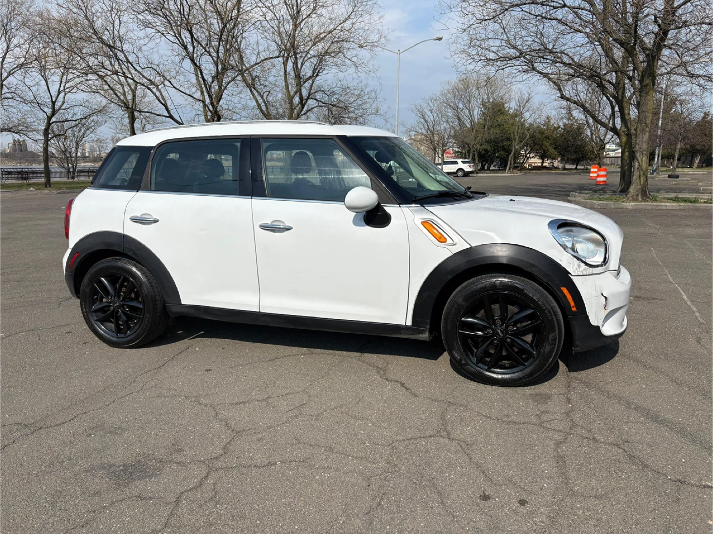 White MINI Cooper Countryman - photo 4