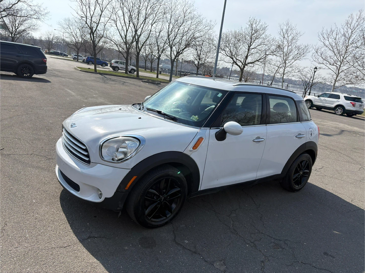 White MINI Cooper Countryman - photo 3