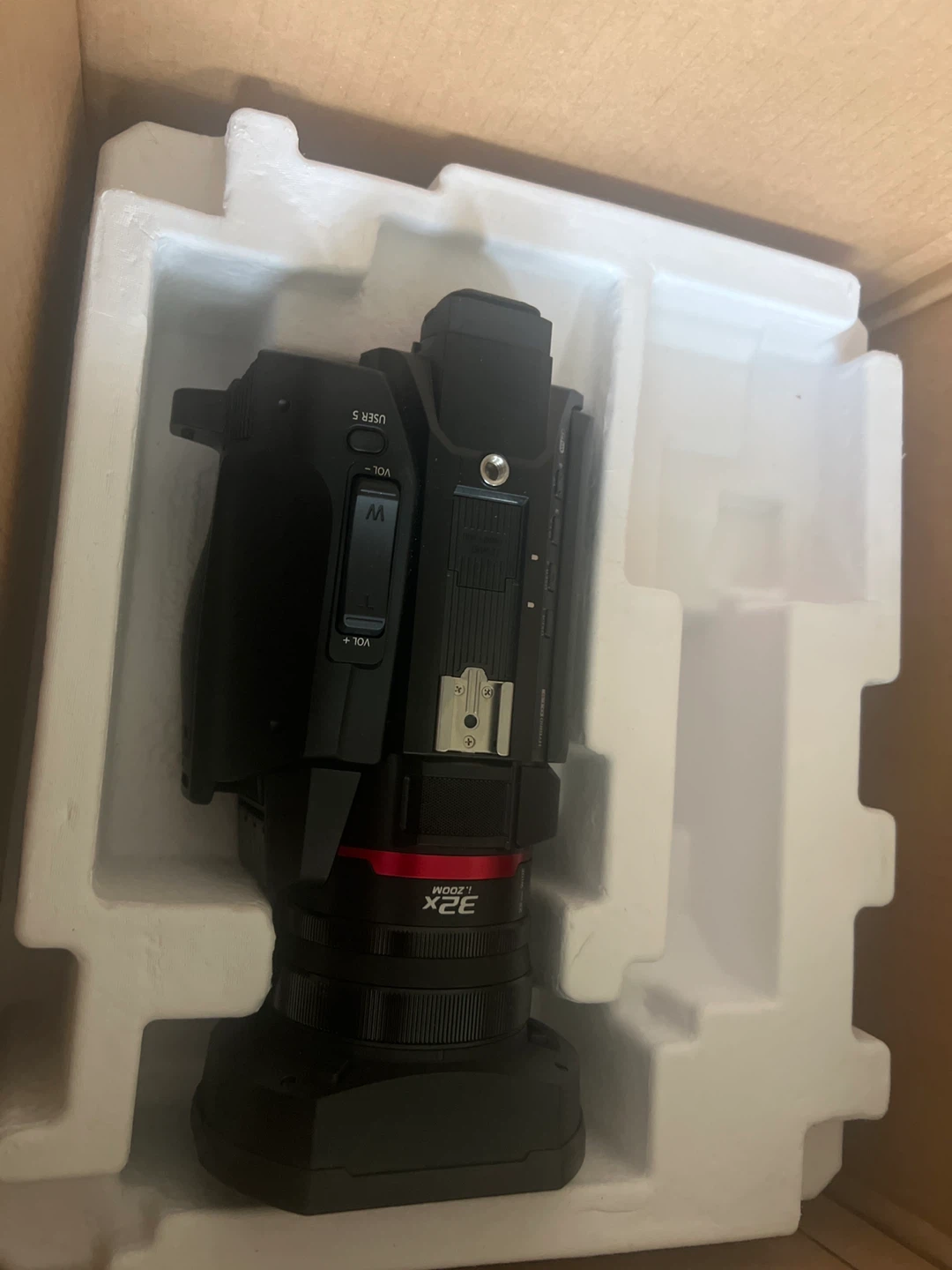 Panasonic 4K Camcorder with 32X Zoom - photo 5