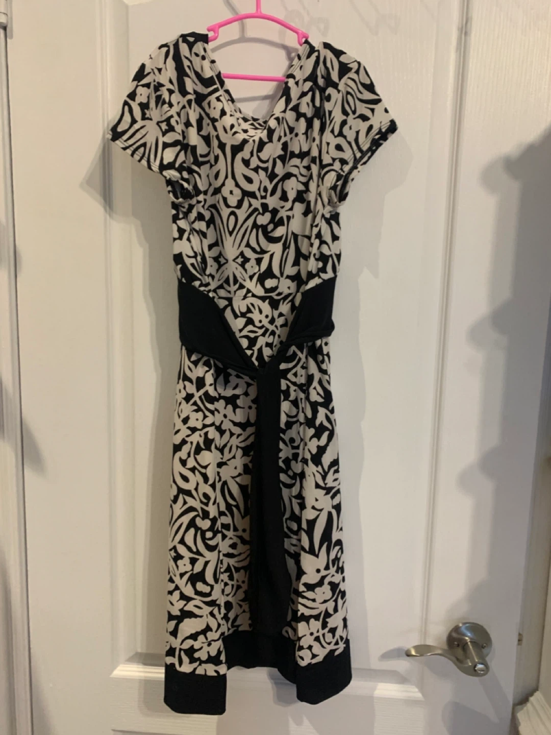 Black and White Patterned Dress with Tie Belt - photo 3