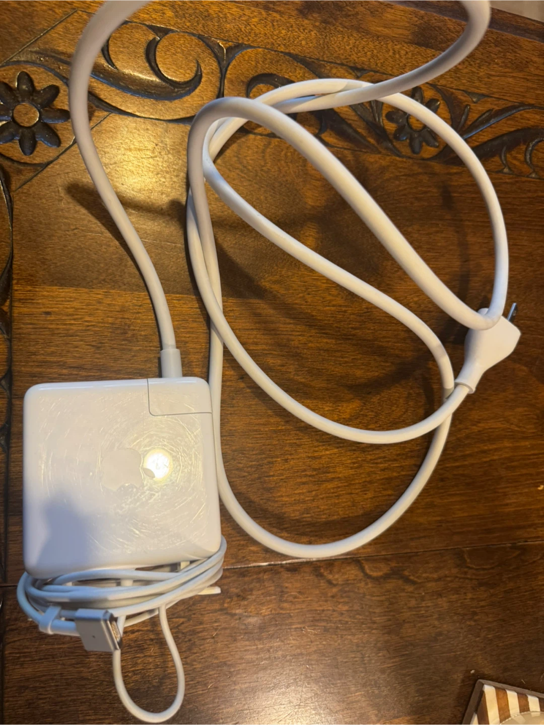 Apple 85w MagSafe Power Adapter