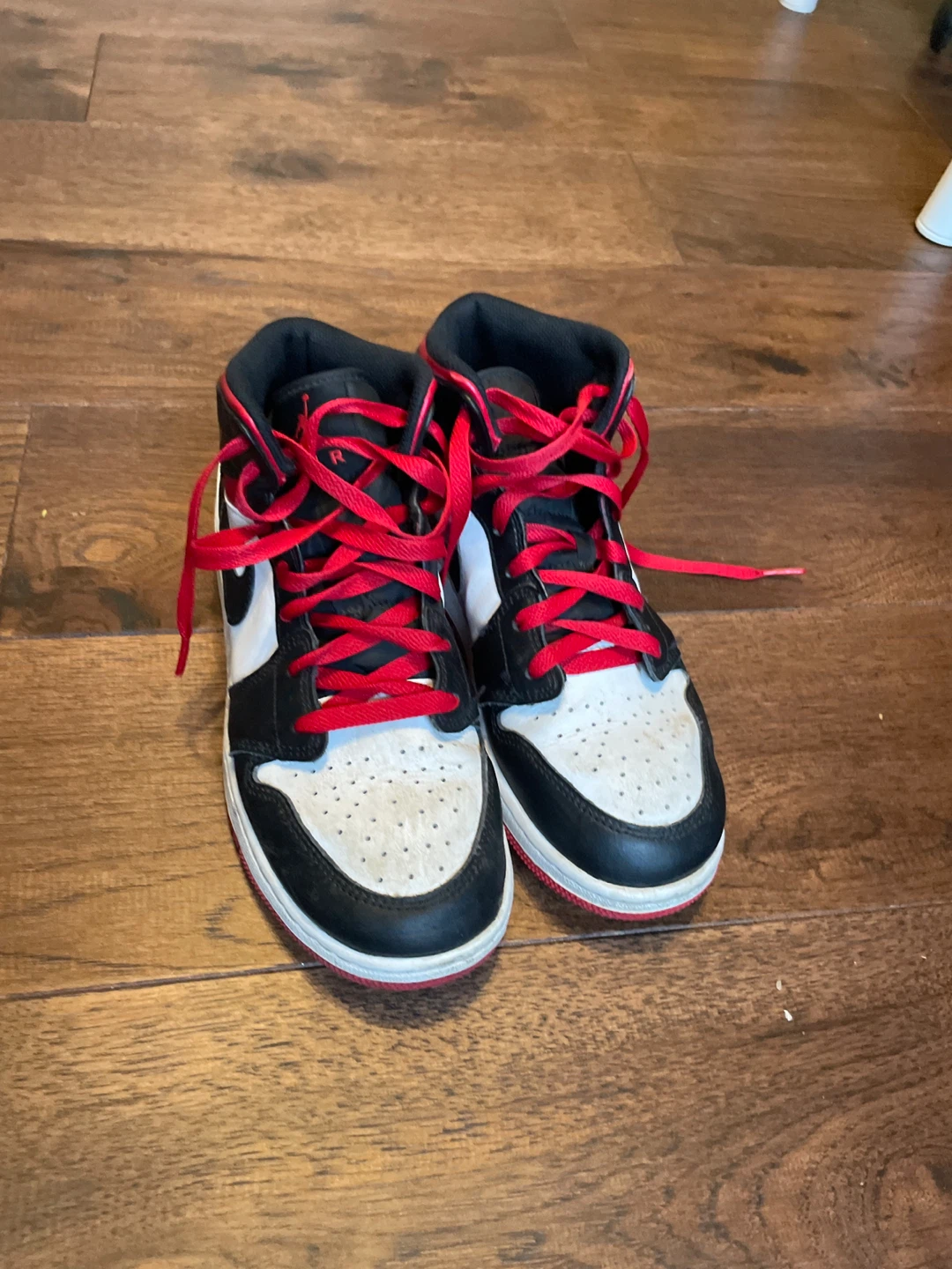 Air Jordan 1 Mid Sneakers