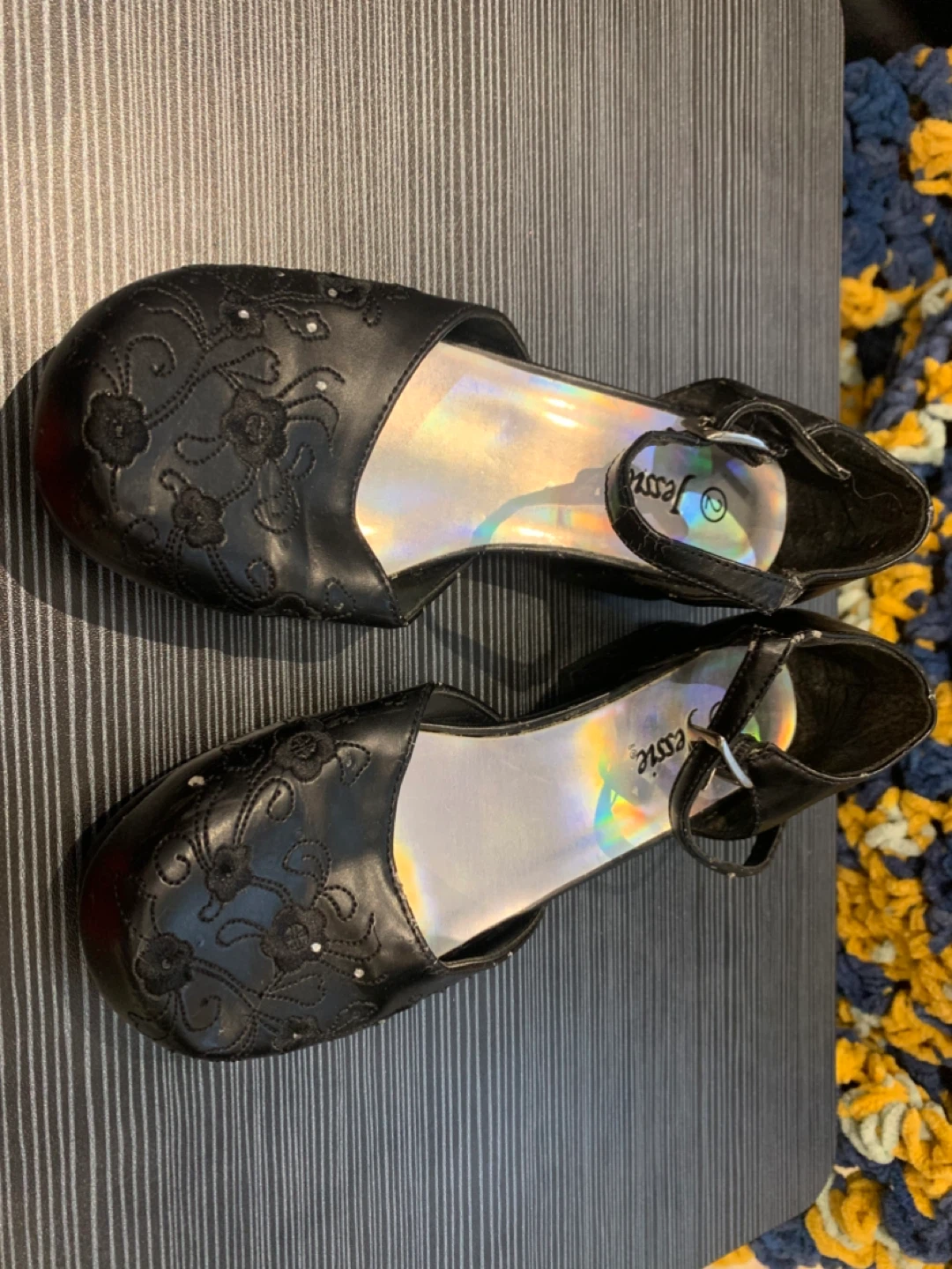Jessie Black Floral Embellished Dress Shoes - Size 2 - photo 2