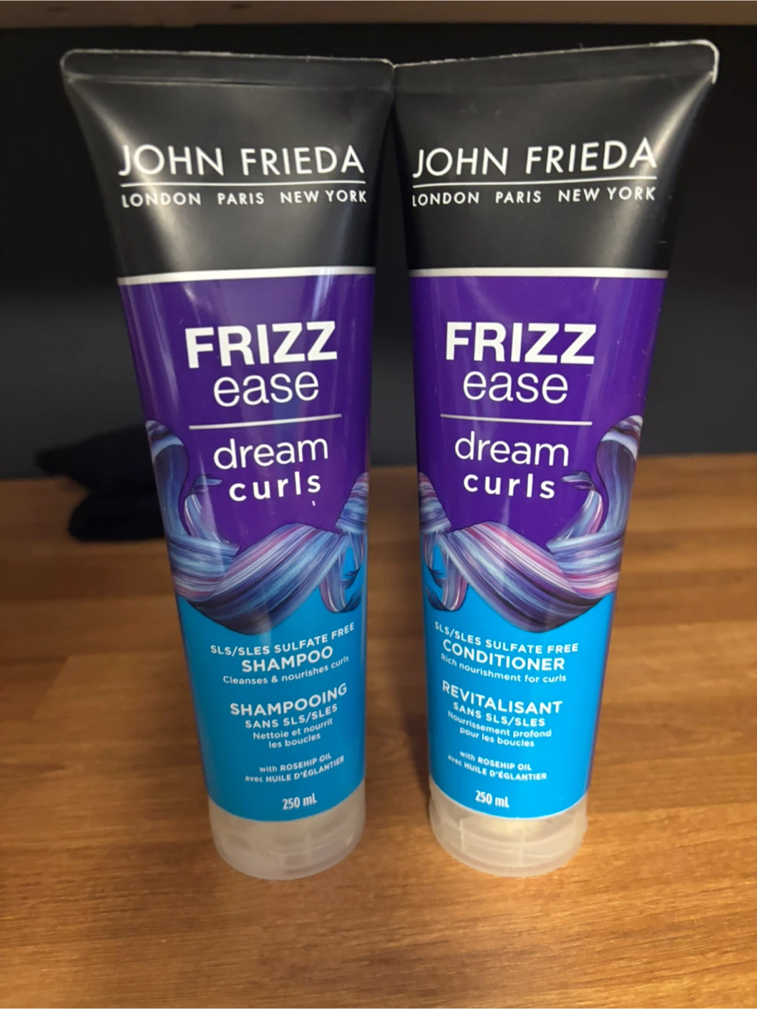 John Frieda Frizz set