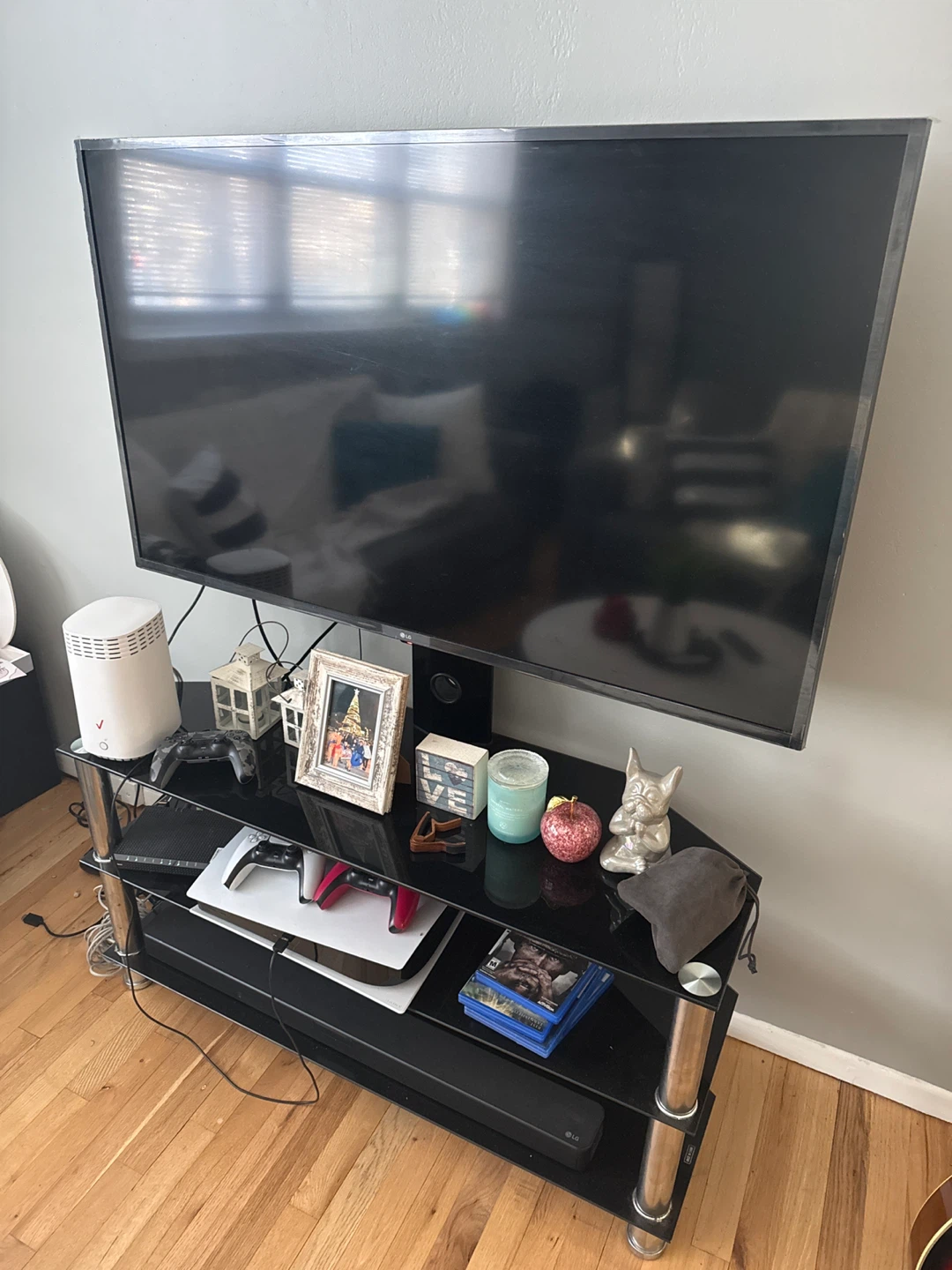 Tv support + table