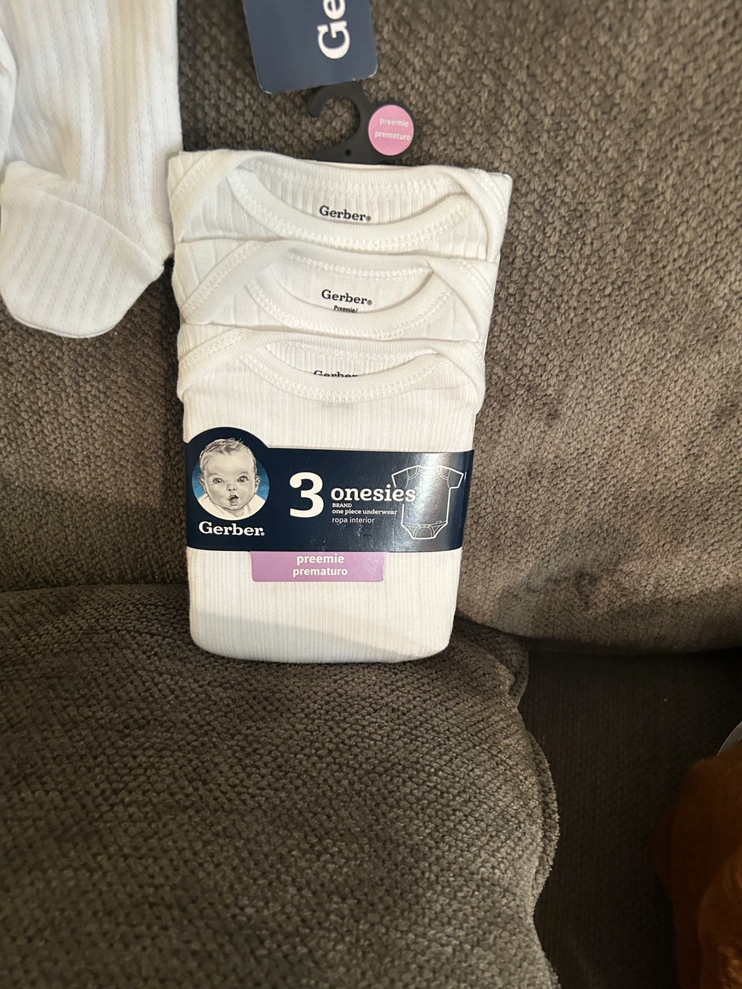 Gerber Baby 3-Piece Layette Set & 3 Onesies - photo 2