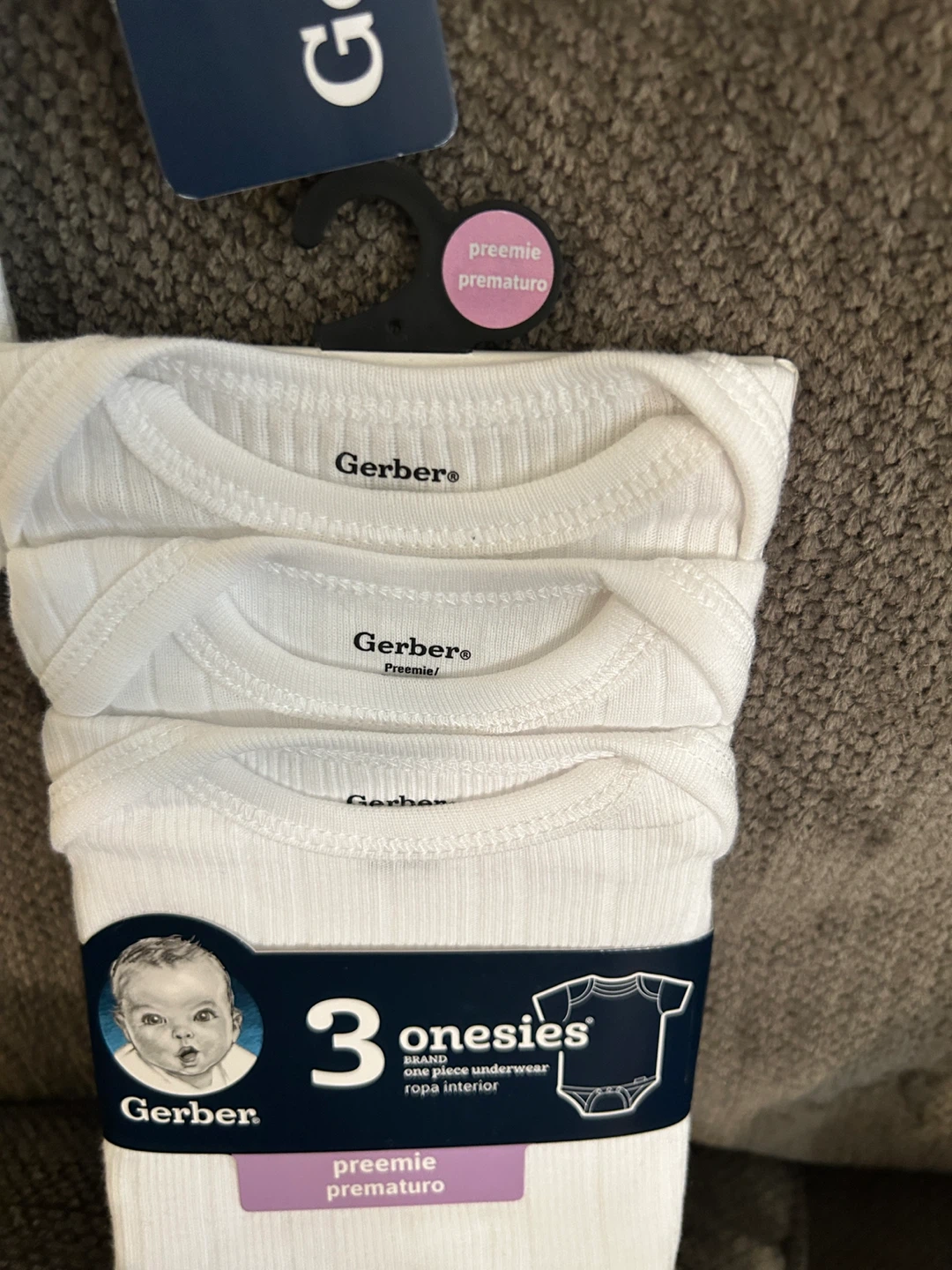 Gerber Baby 3-Piece Layette Set & 3 Onesies - photo 4