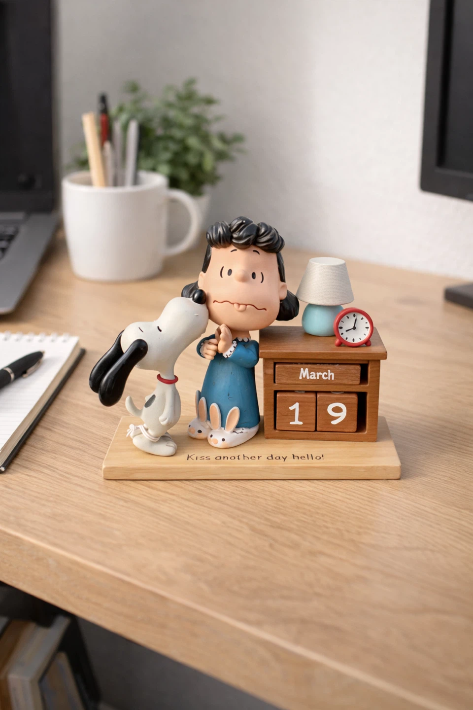 Hallmark Peanuts Perpetual Calendar Figurine