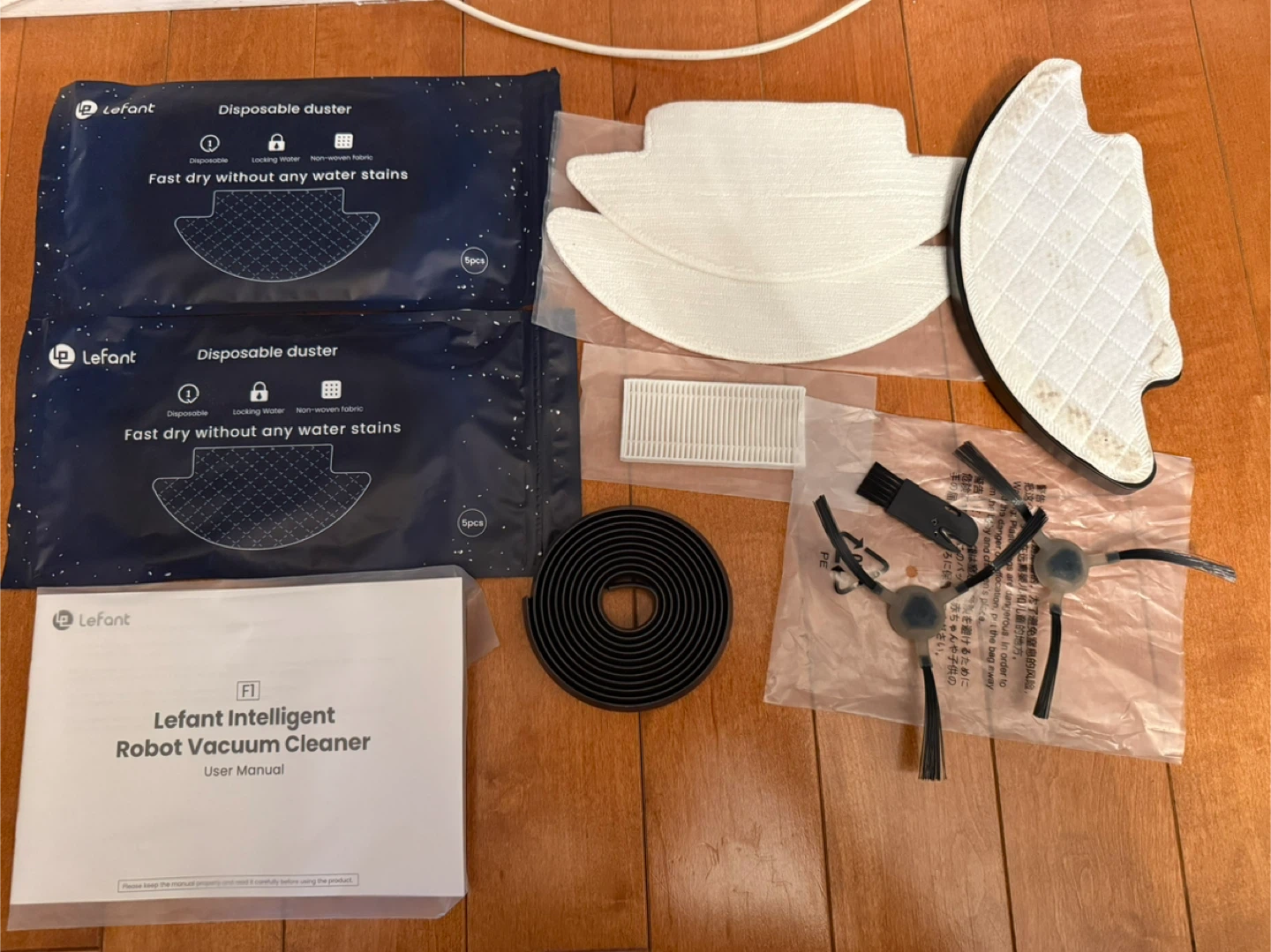 Lefant Robot Vacuum Cleaner with Charging Dock and Accessories - photo 2