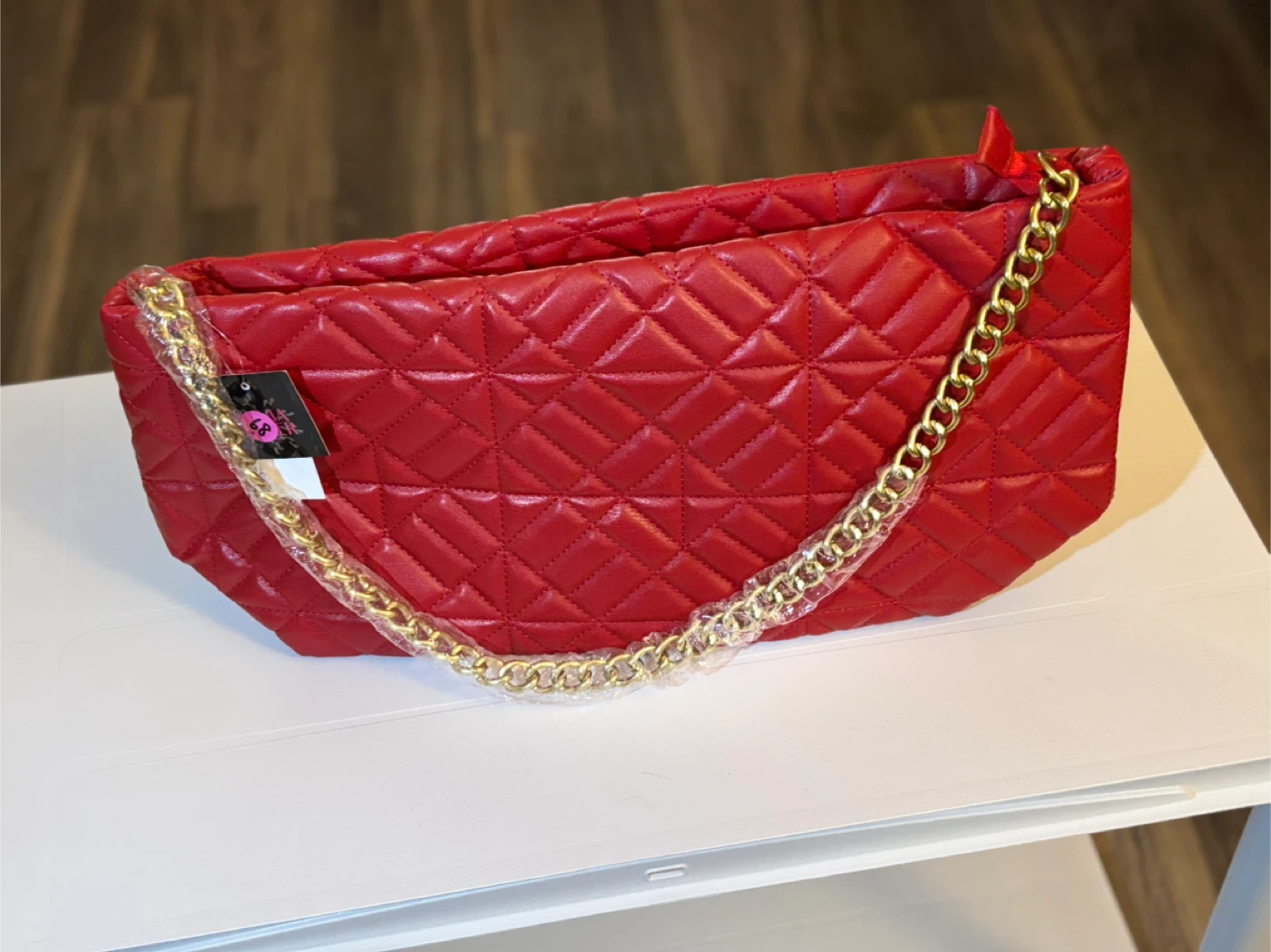 Red Quilted Handbag with Gold Chain - photo 2