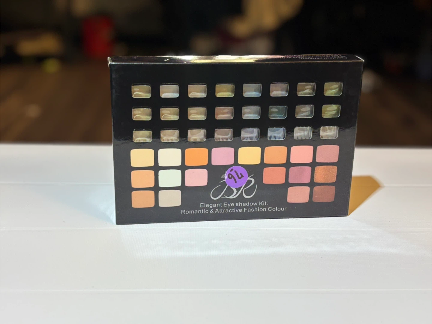 Elegant Eye Shadow Kit - Romantic & Attractive Fashion Colour