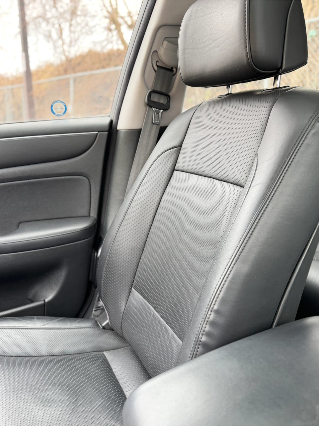 2012 Hyundai Genesis 3.8L Sedan - photo 5