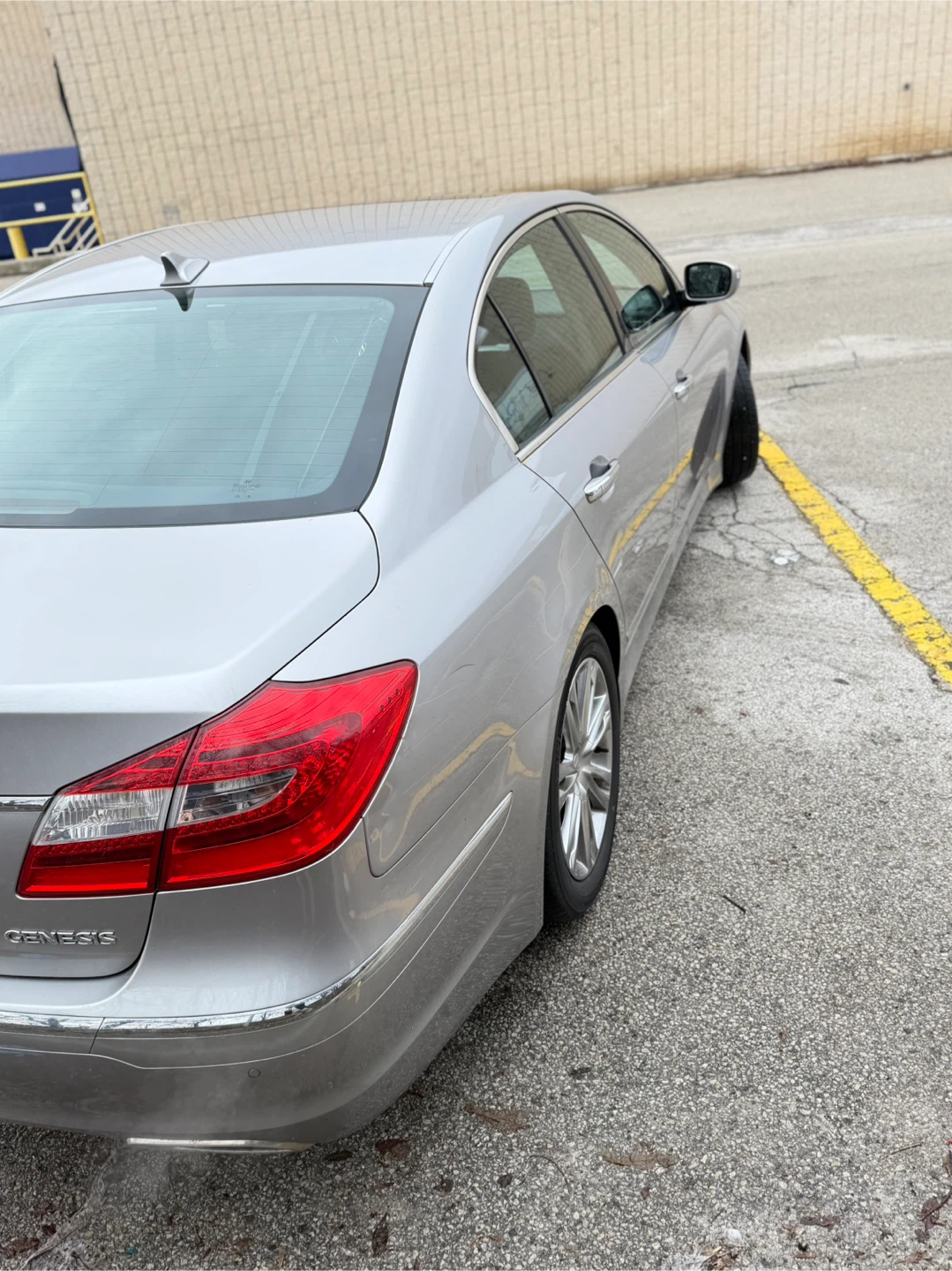 2012 Hyundai Genesis 3.8L Sedan - photo 4