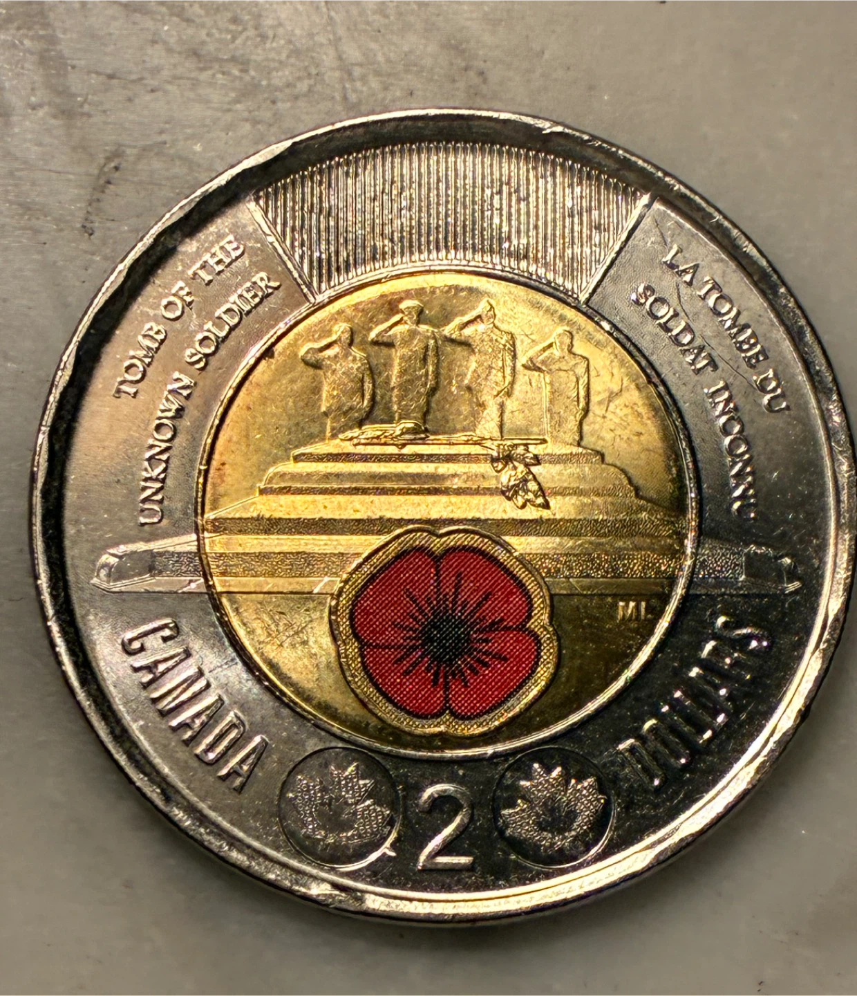 Toonie coin money poppy Canada 2025 Tomb of the Unknown Soldier