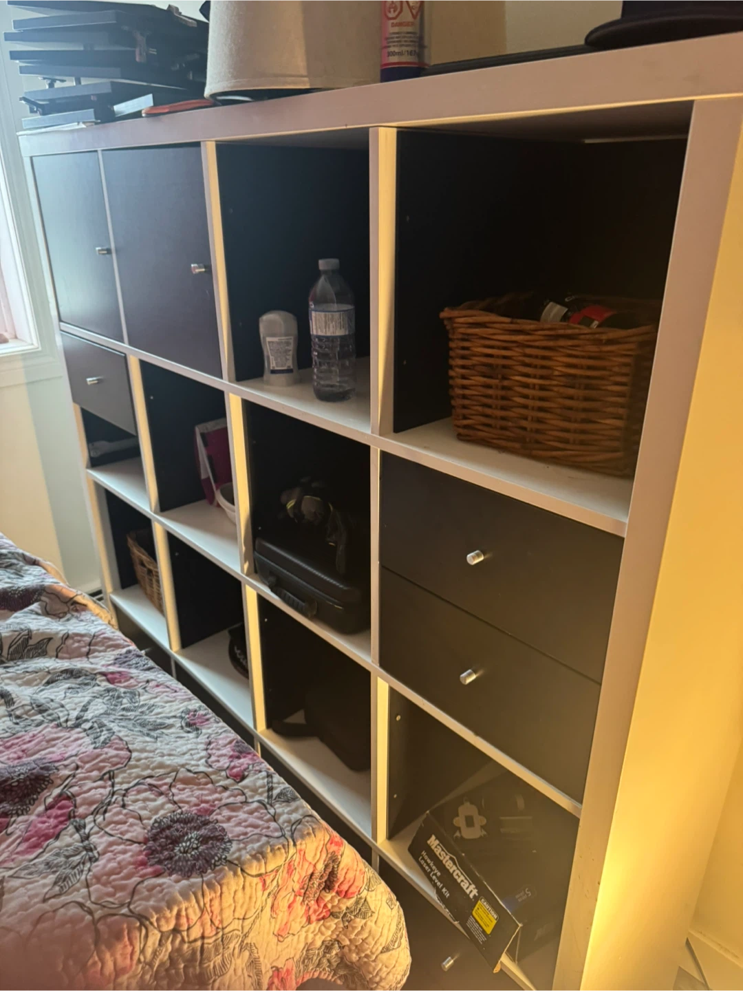 16 cube Shelf Unit with baskets