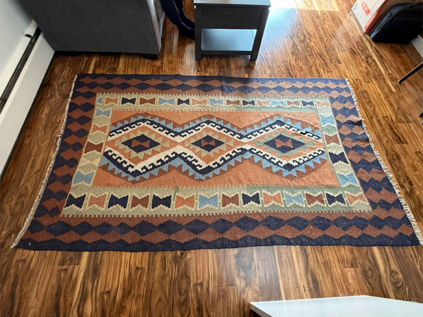 Geometric Pattern Area Rug