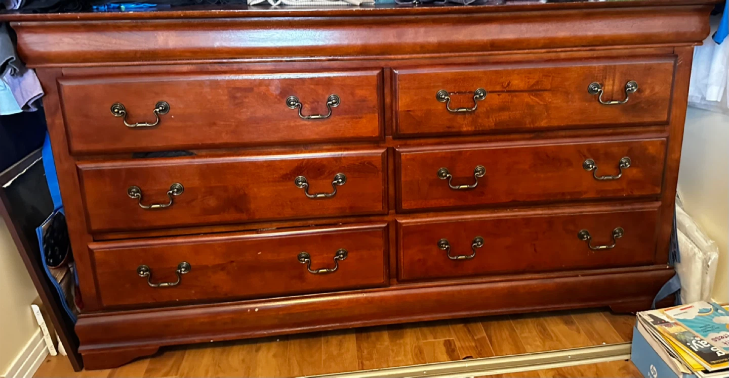Wooden Dresser with 6 Drawers