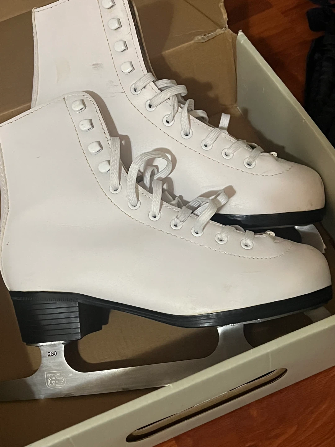 White Figure Ice Skates Size 230