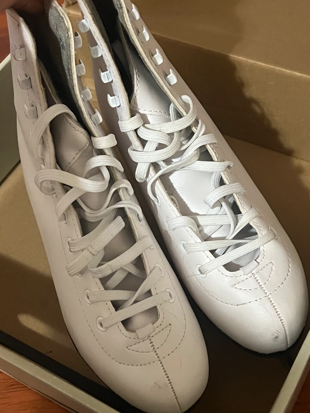 White Figure Ice Skates Size 230 - photo 2
