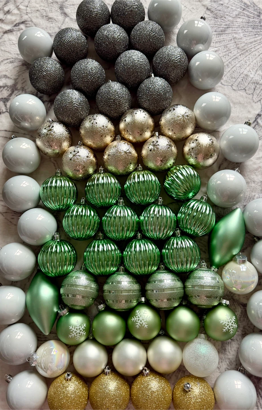 NEW 73-Piece Deluxe Christmas Ornament Set - photo 5