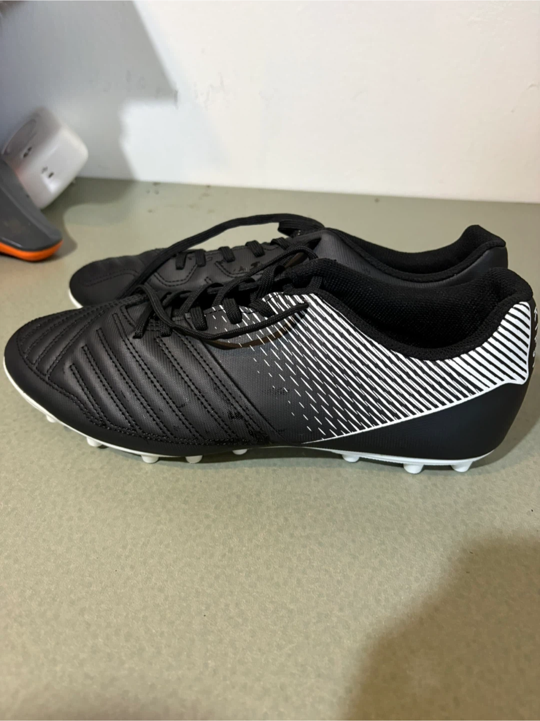 Kipsta Black Soccer Cleats - size 11.5 ( used once) - photo 2