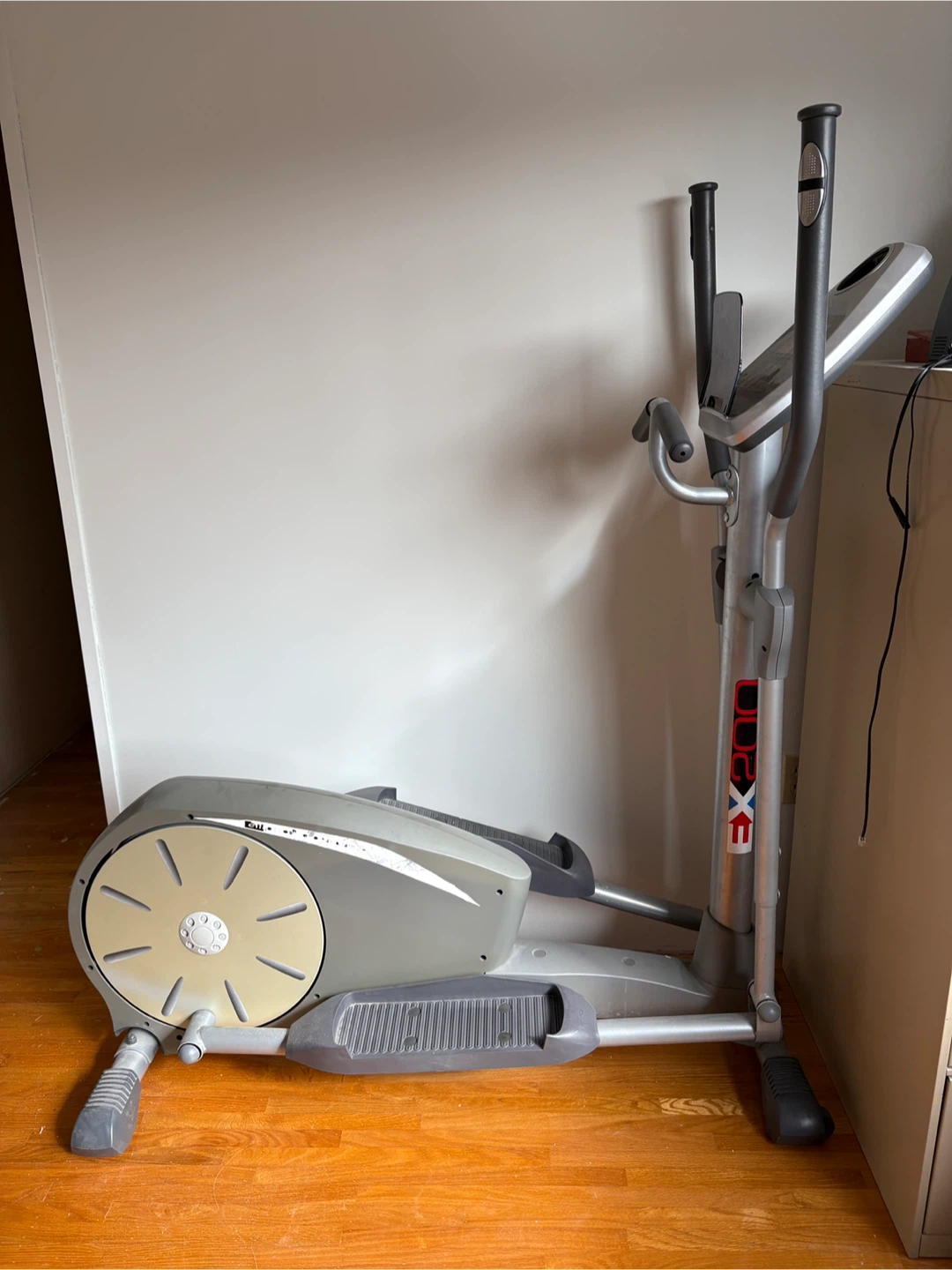 EX200 Elliptical Trainer - photo 2
