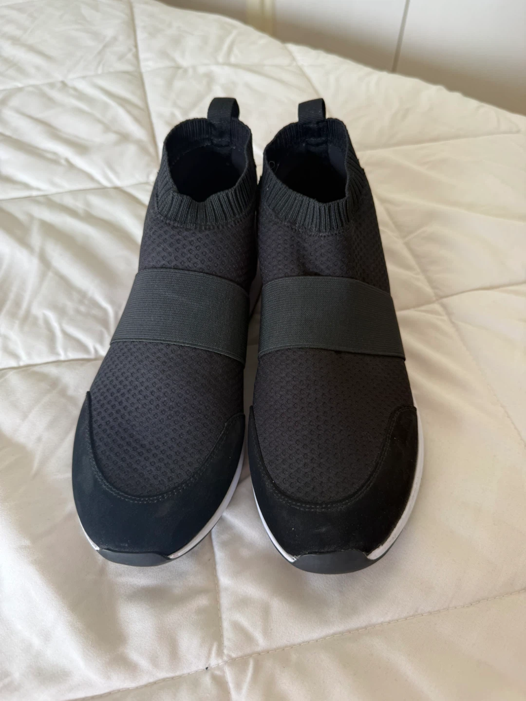 Joe Fresh Black Slip-On Sock Sneakers – Size 9 – Like New - photo 2