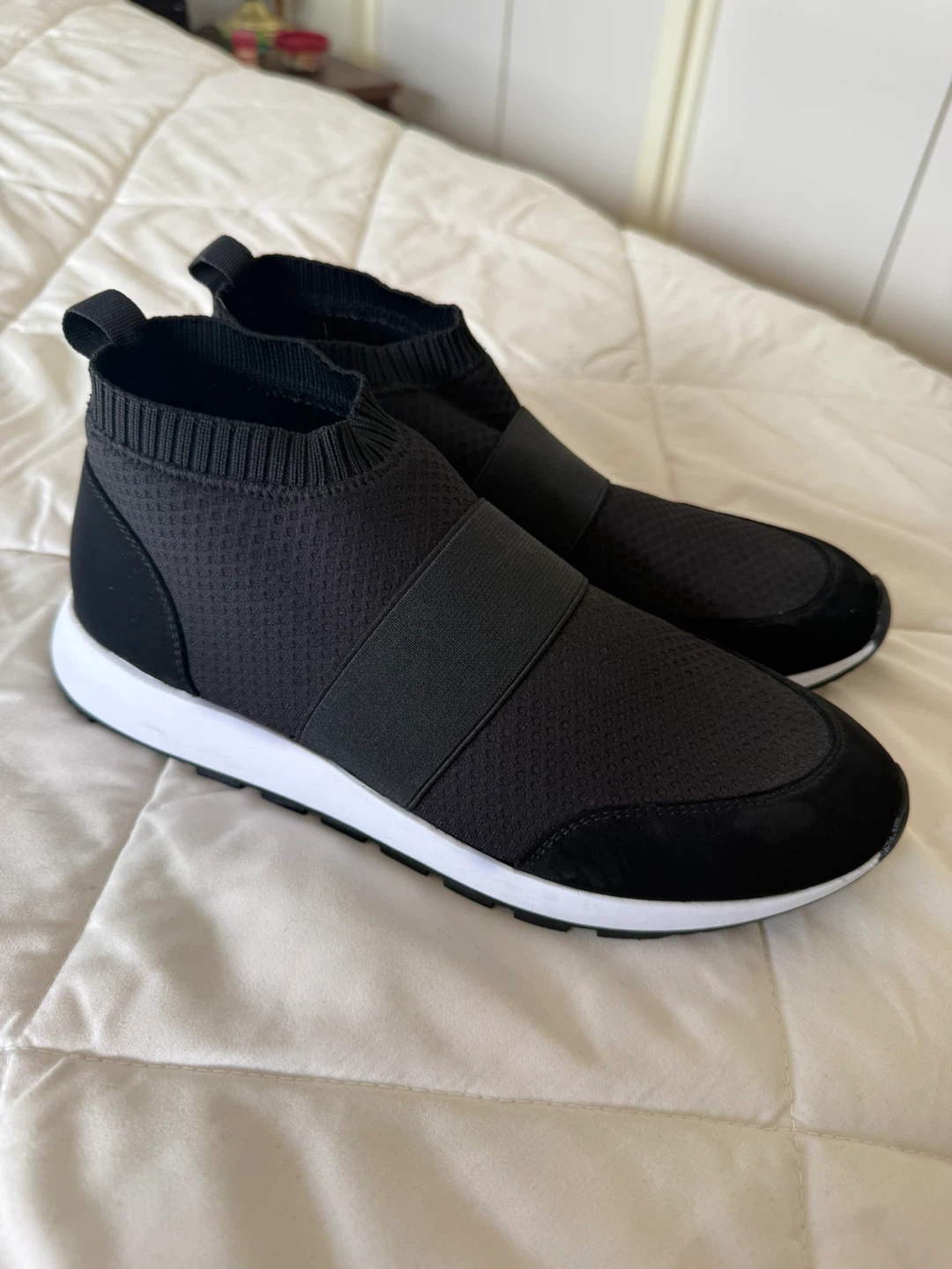 Joe Fresh Black Slip-On Sock Sneakers – Size 9 – Like New