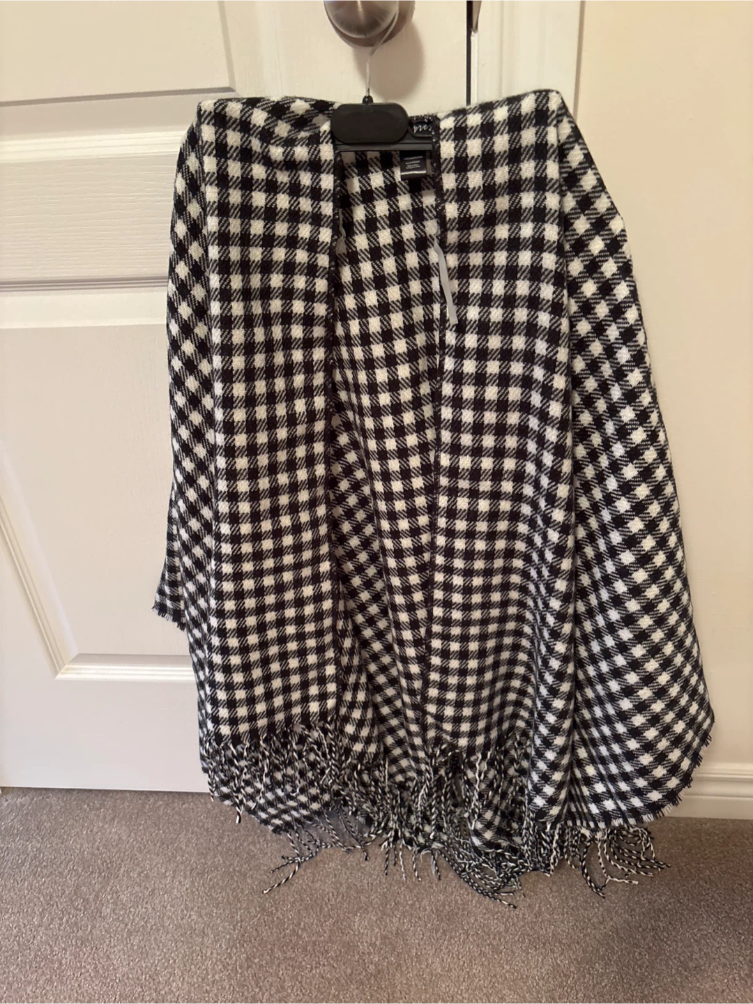 Black and White Gingham Scarf with Rose Embroidery - photo 3