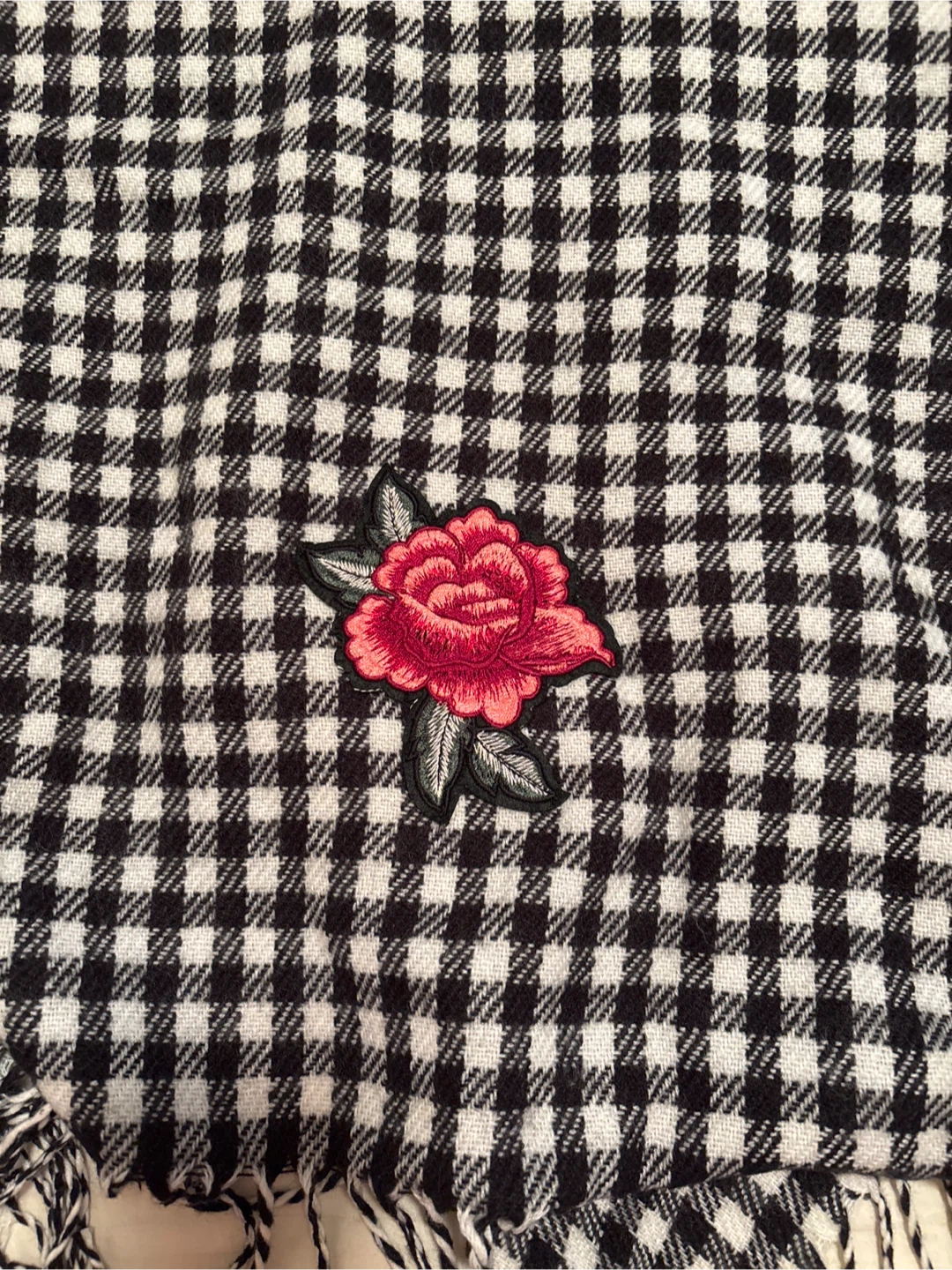 Black and White Gingham Scarf with Rose Embroidery - photo 4