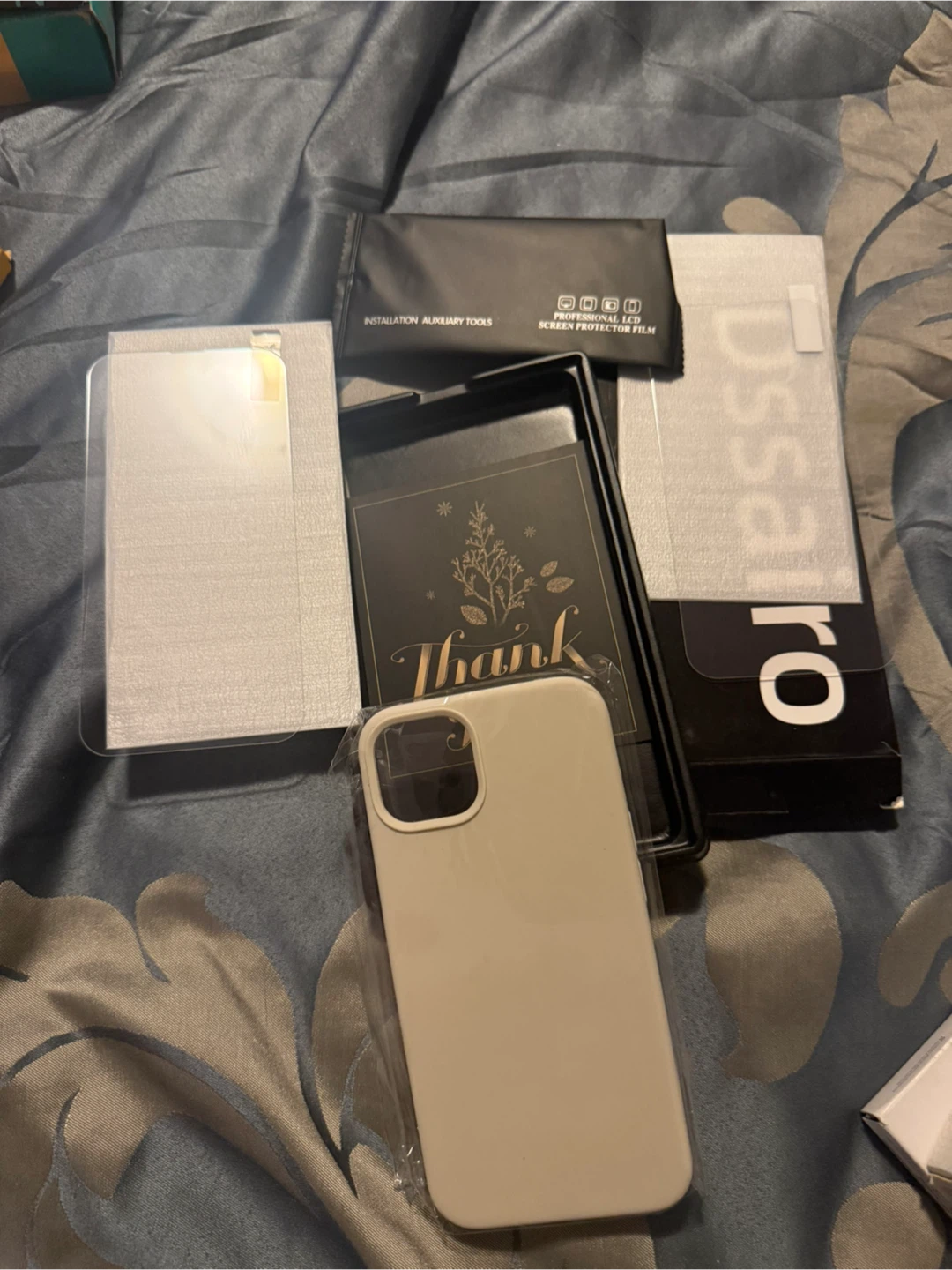 iPhone 13/13 Pro Screen Protector and Case Bundle