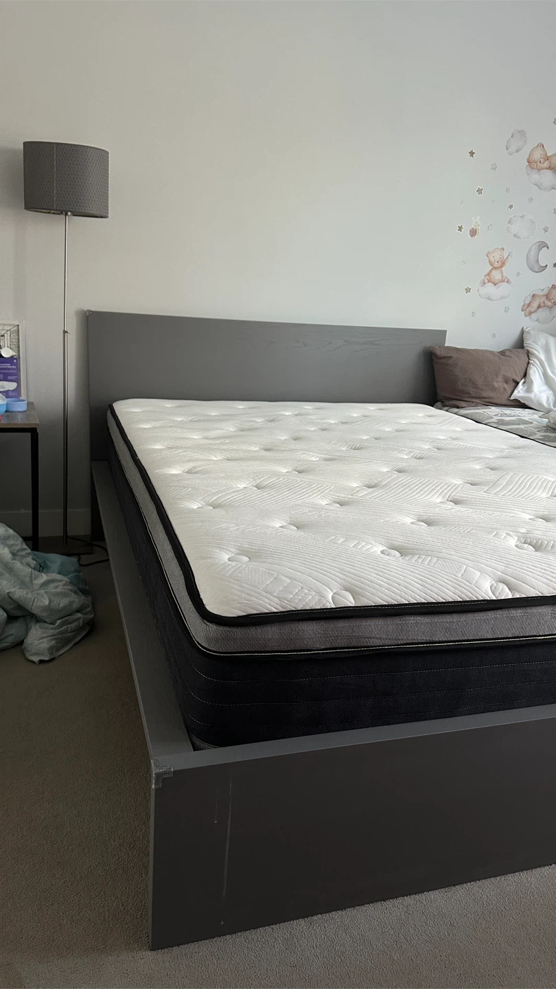 White Queen Size Mattress - photo 2