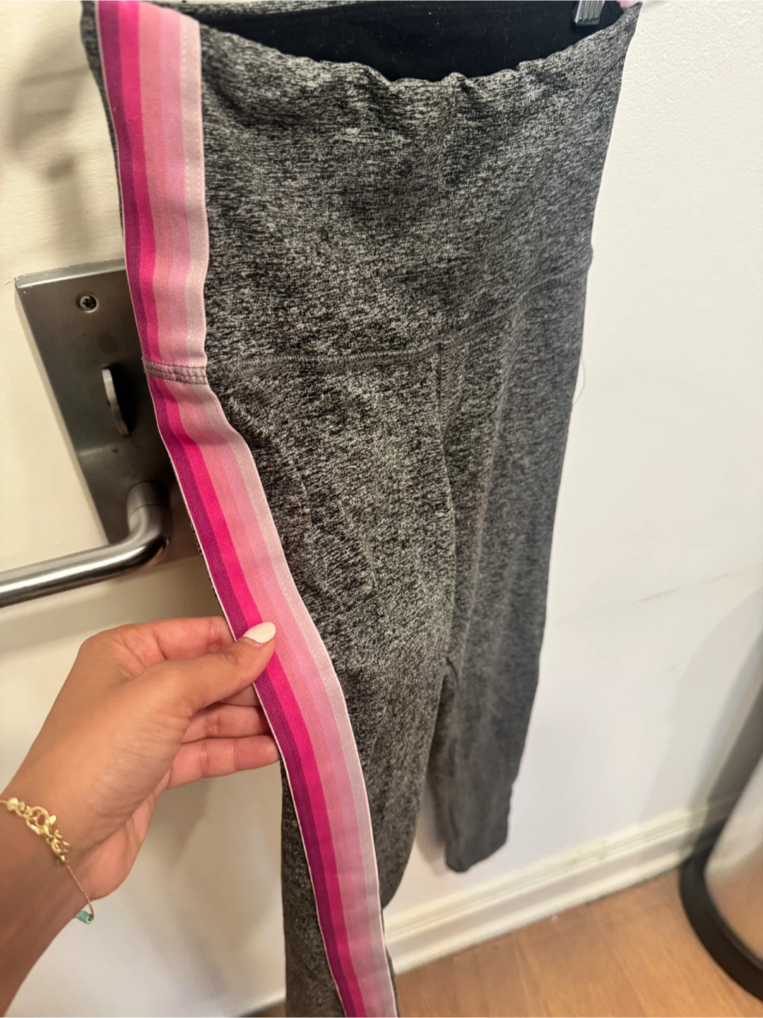 Women’s items - message for great deals! - photo 4