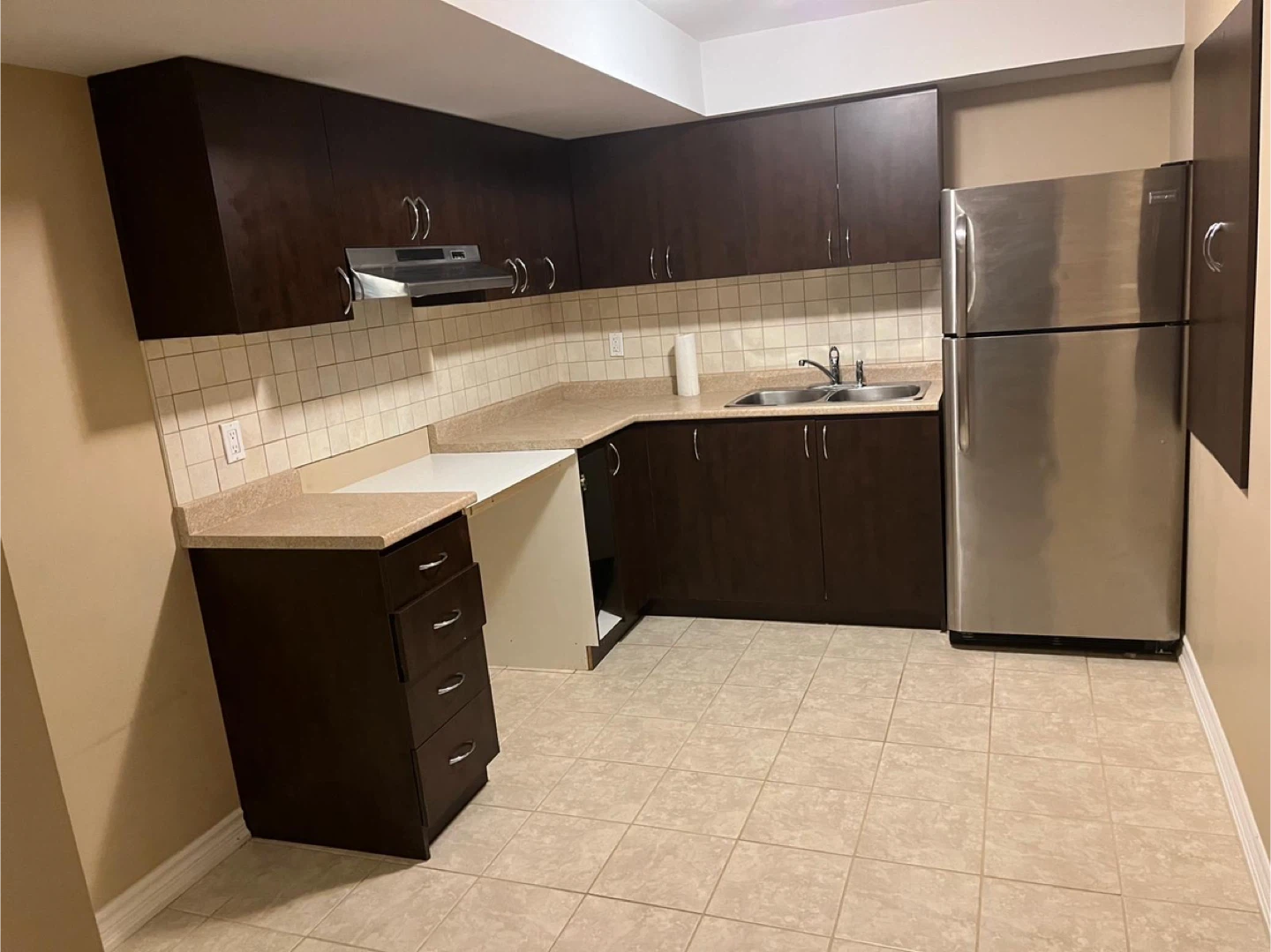 Spacious One-Bedroom Basement Apartment by Mount Pleasant GO - photo 3