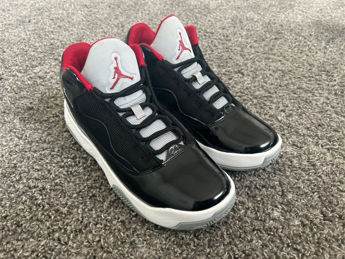 Size 6.5 Jordan Max AURA 2’s!