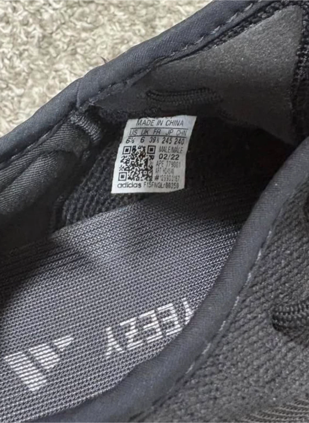 Adidas Yeezy Boost 350 V2 Core Black Size 6.5 - photo 3
