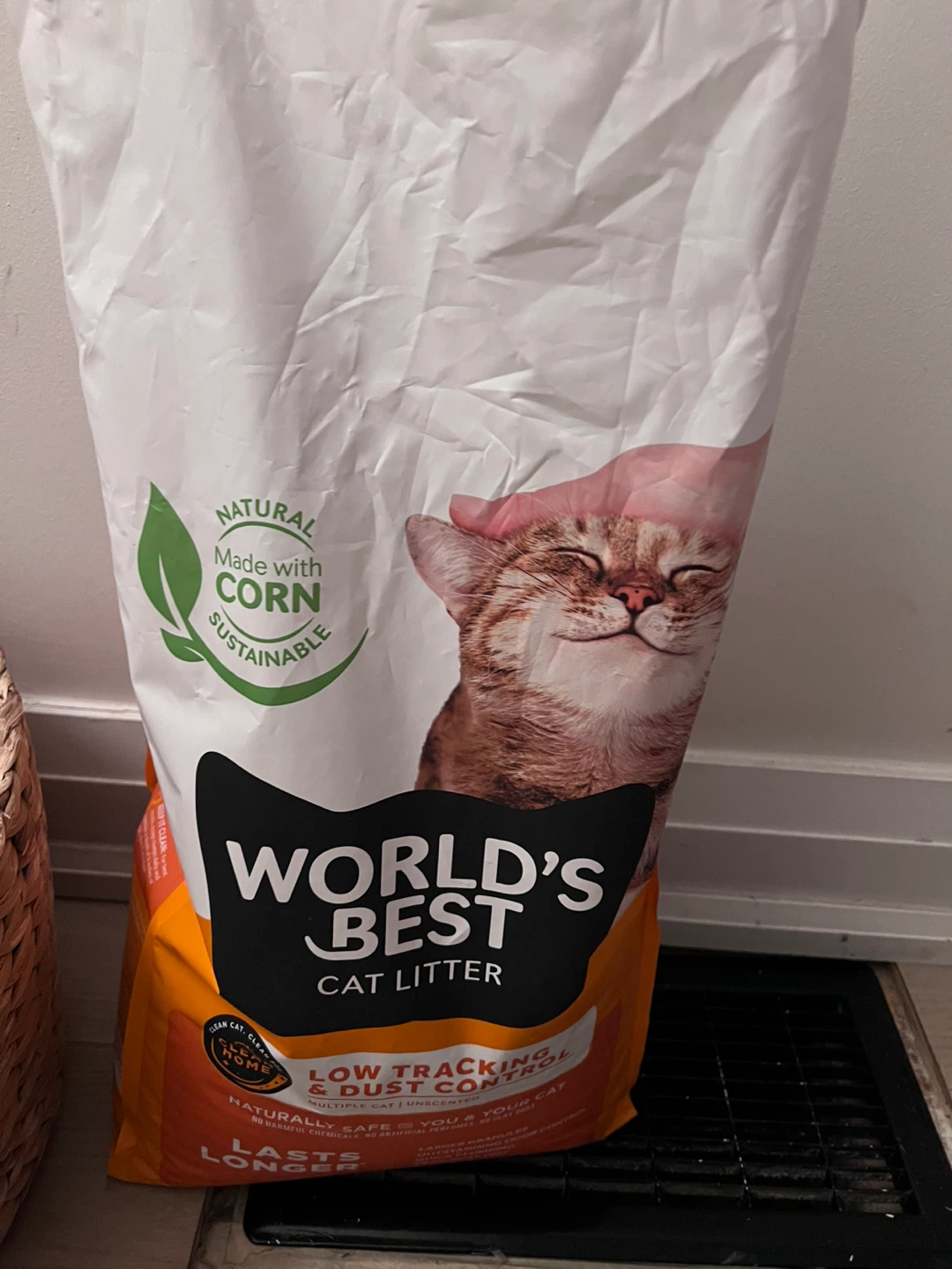 World's Best Cat Litter - Low Tracking & Dust Control