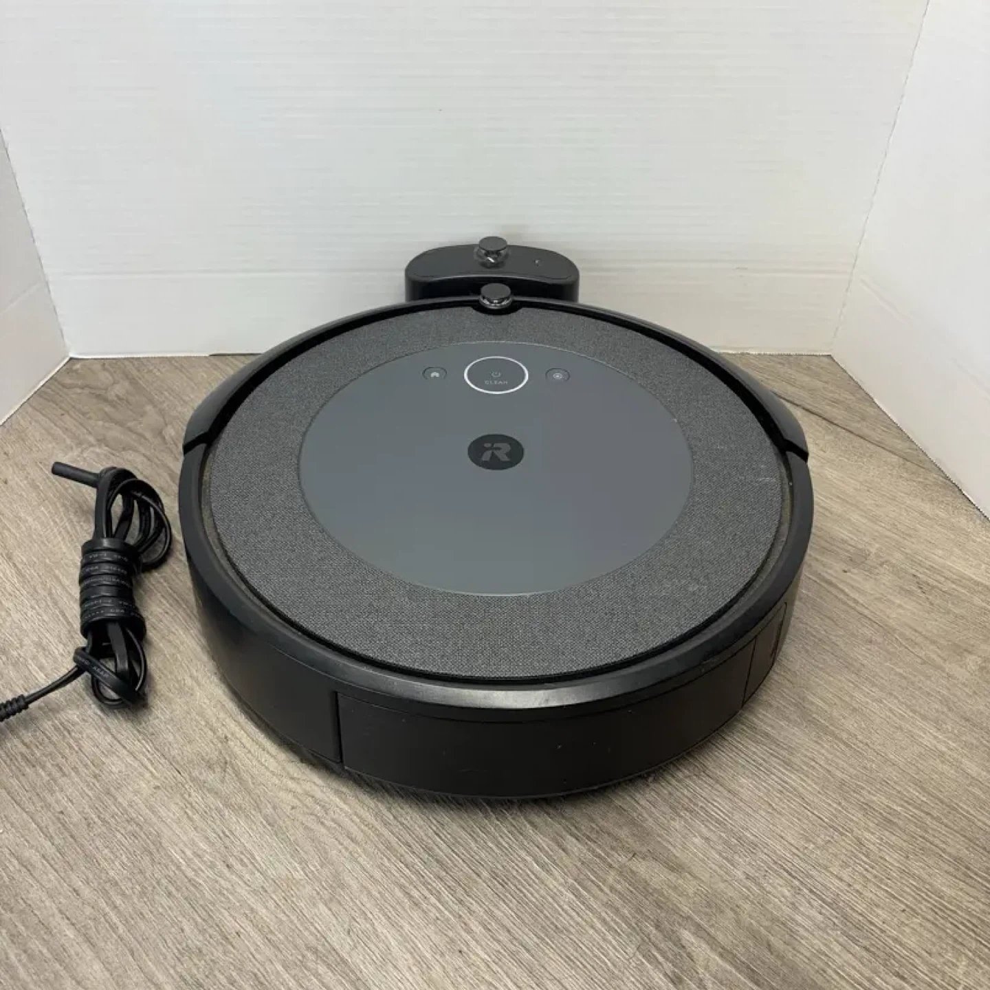 iRobot Roomba i4 Robot Vacuum