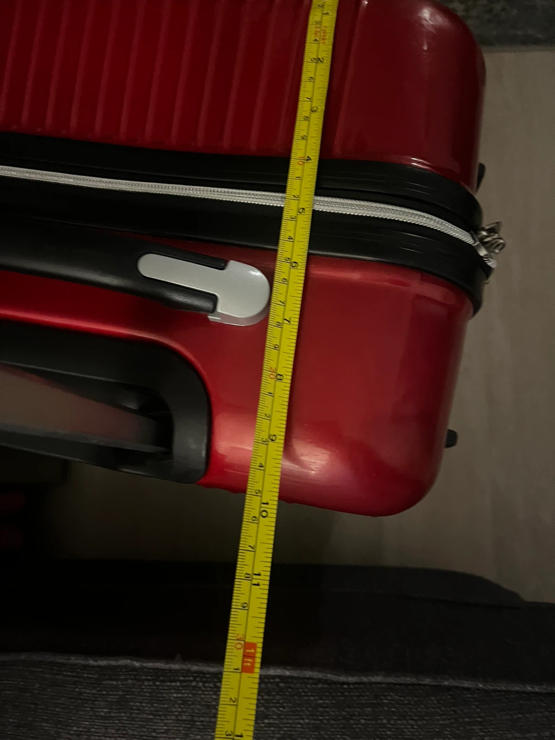 Samsonite Red Hardside Spinner Suitcase - photo 3