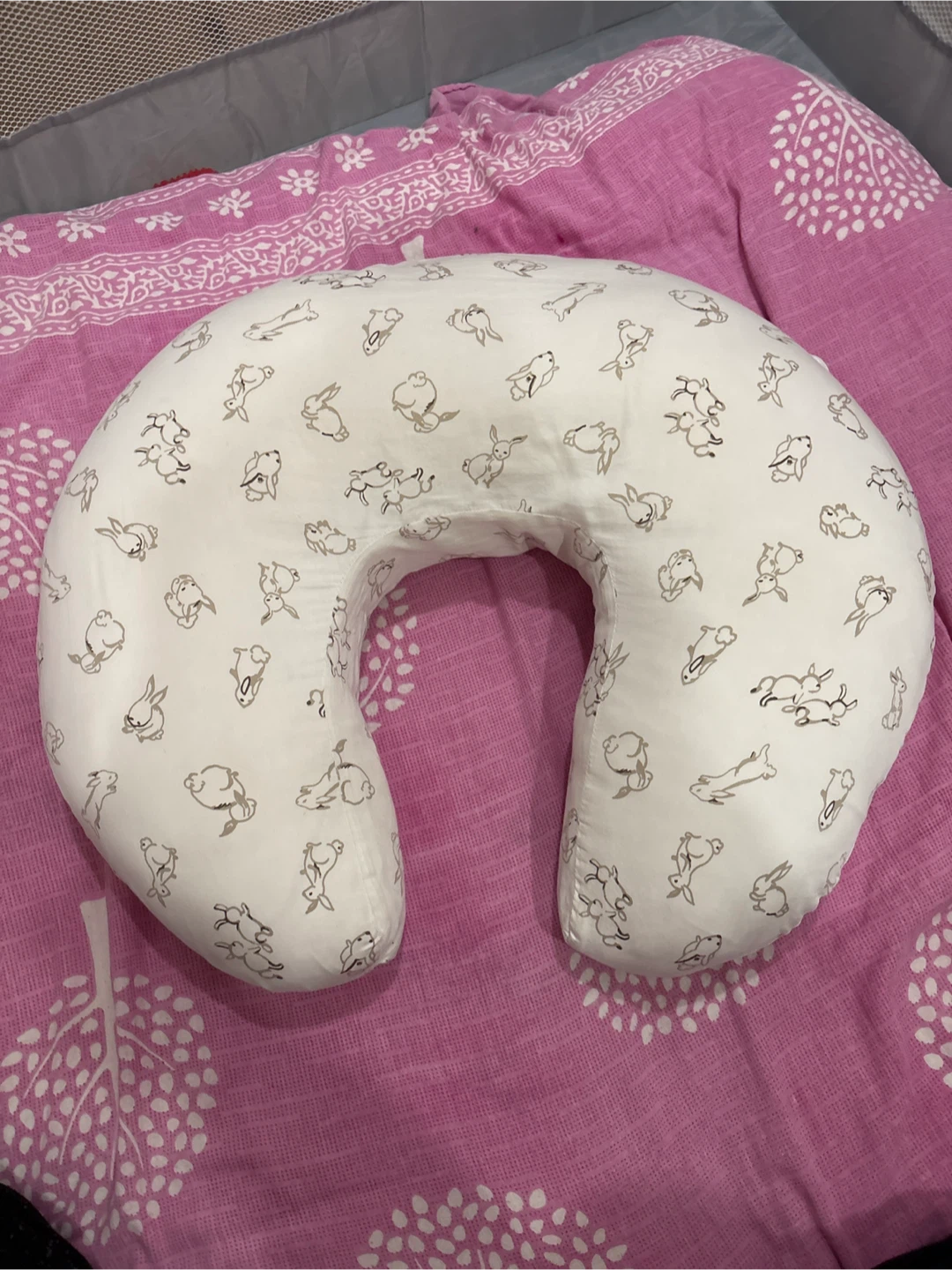 Boppy Nursing Pillow with Bunny Print - photo 2