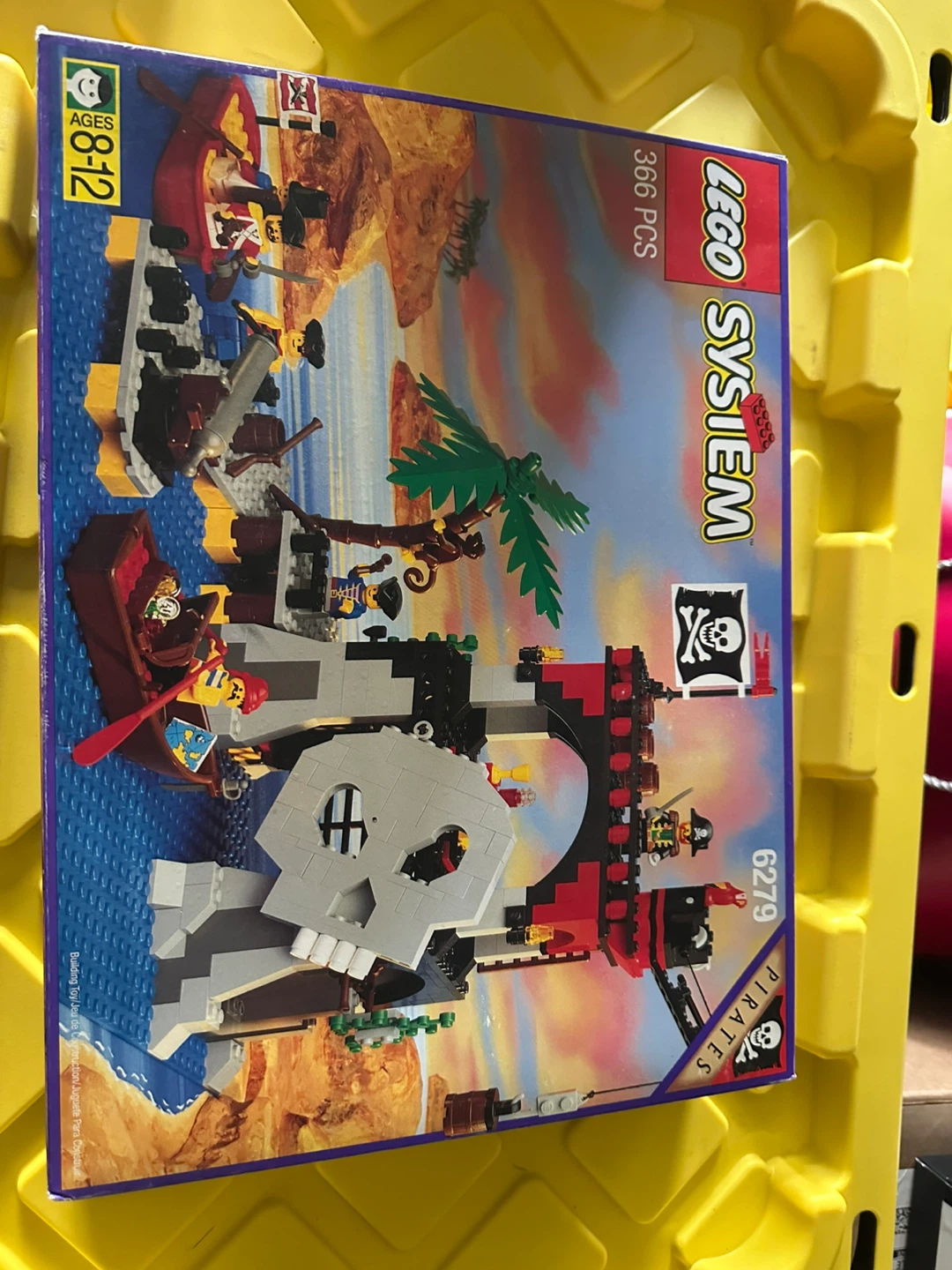 LEGO System Pirates Skull Island 6279 Set - 366 Pieces