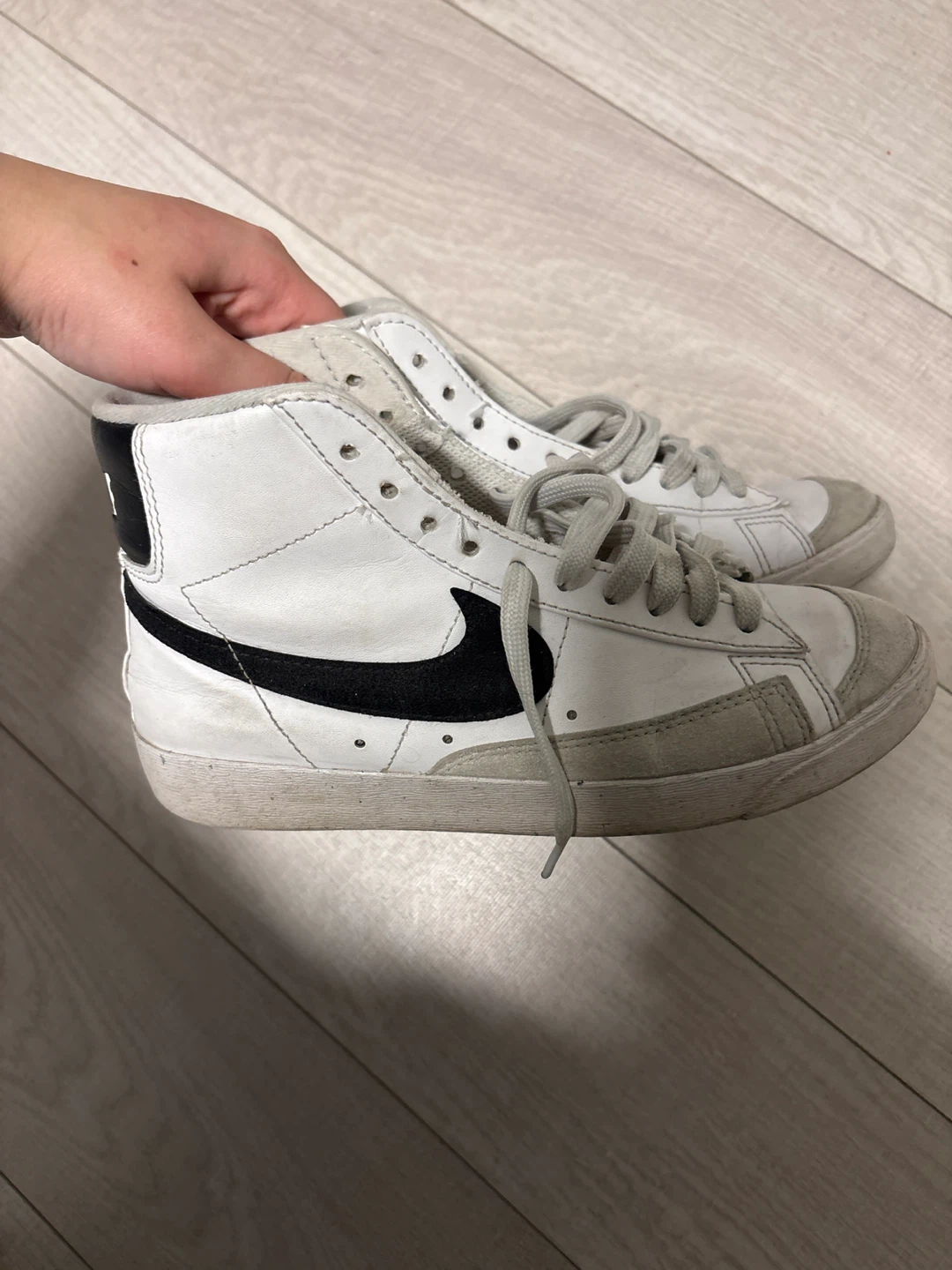 Nike Blazer Mid '77 Vintage High-Top Sneakers