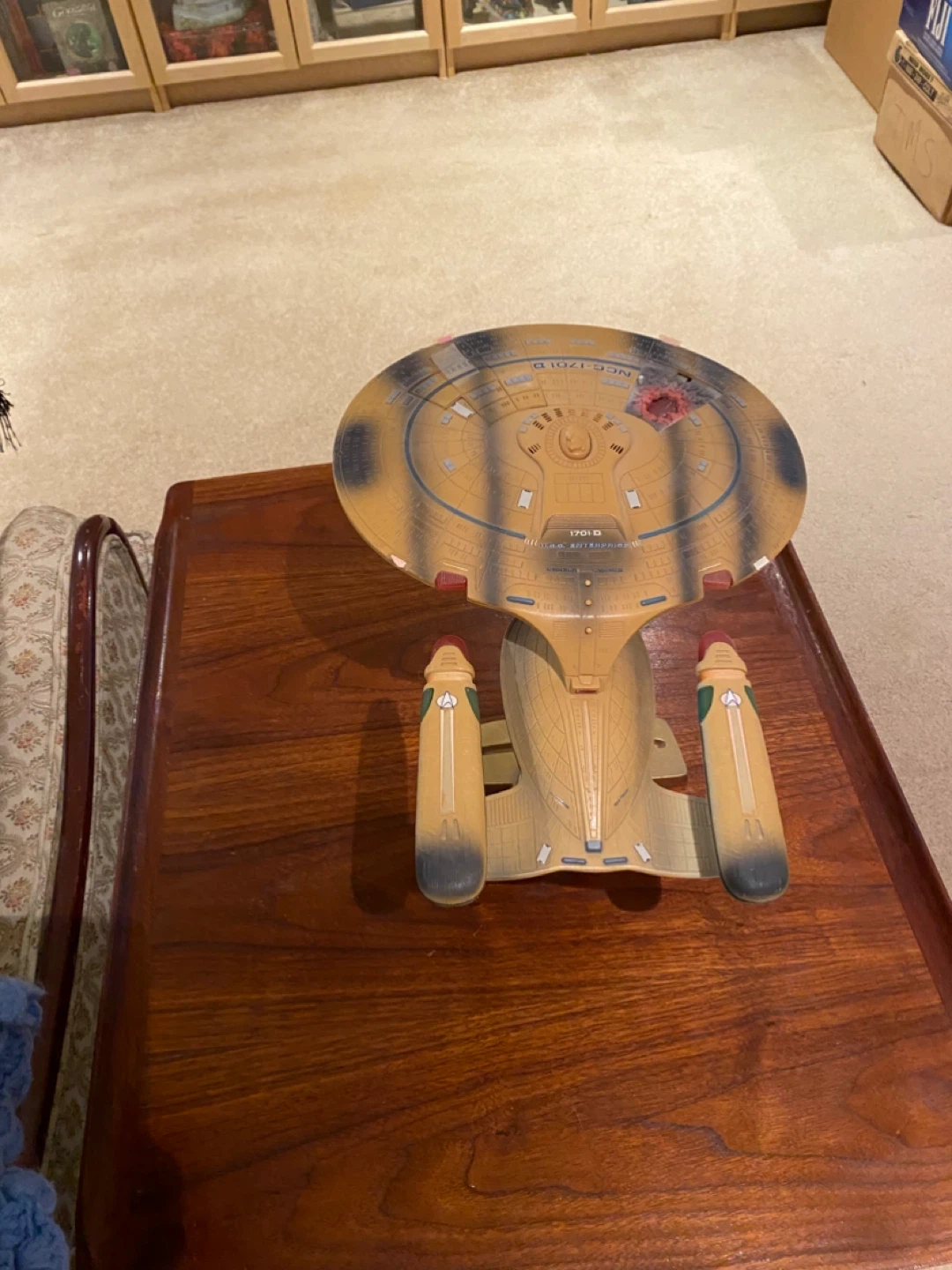 Star Trek USS Enterprise NCC-1701-D Model Ship - photo 3