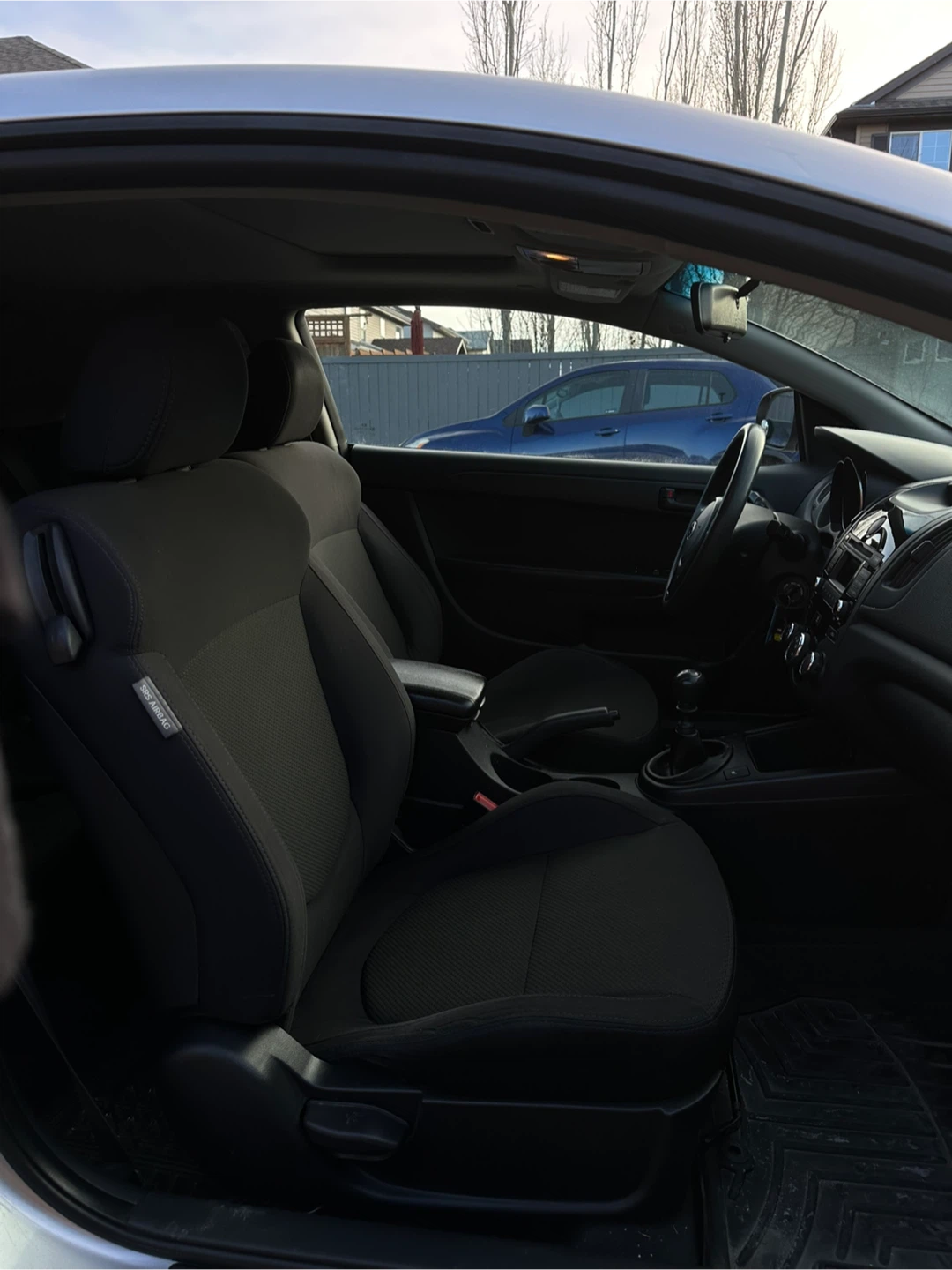 2010 Kia Forte (Manual Transmission) - photo 2
