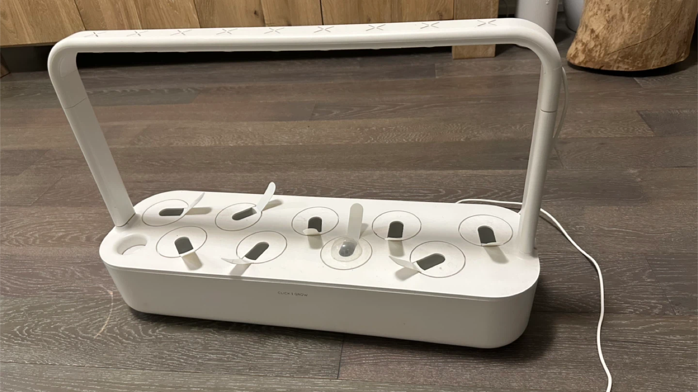 Click & Grow Smart Garden